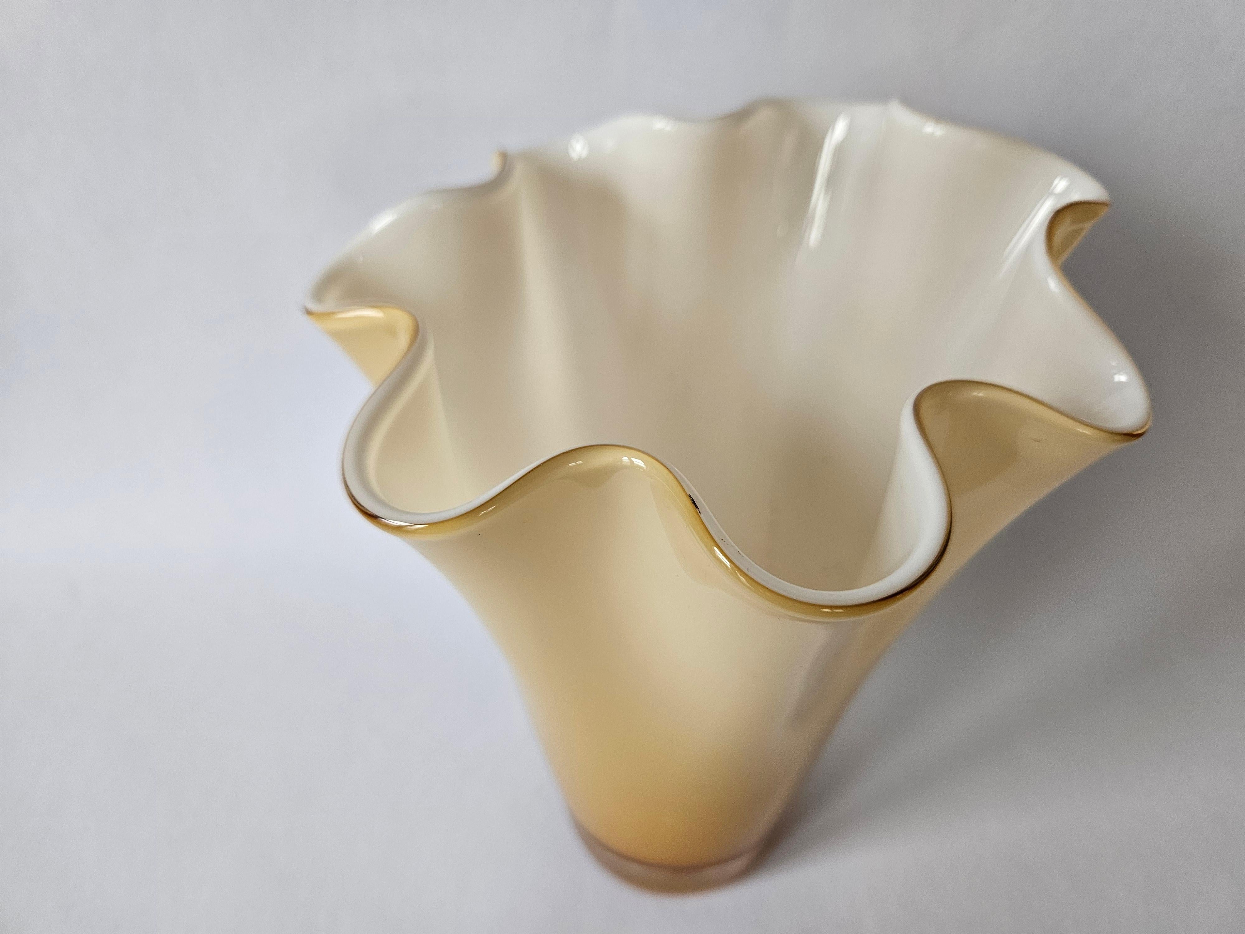 Raro jarrón de cristal de Murano de mediados de siglo Fazzoletto, Italia, años 70 Cristal de Murano en venta