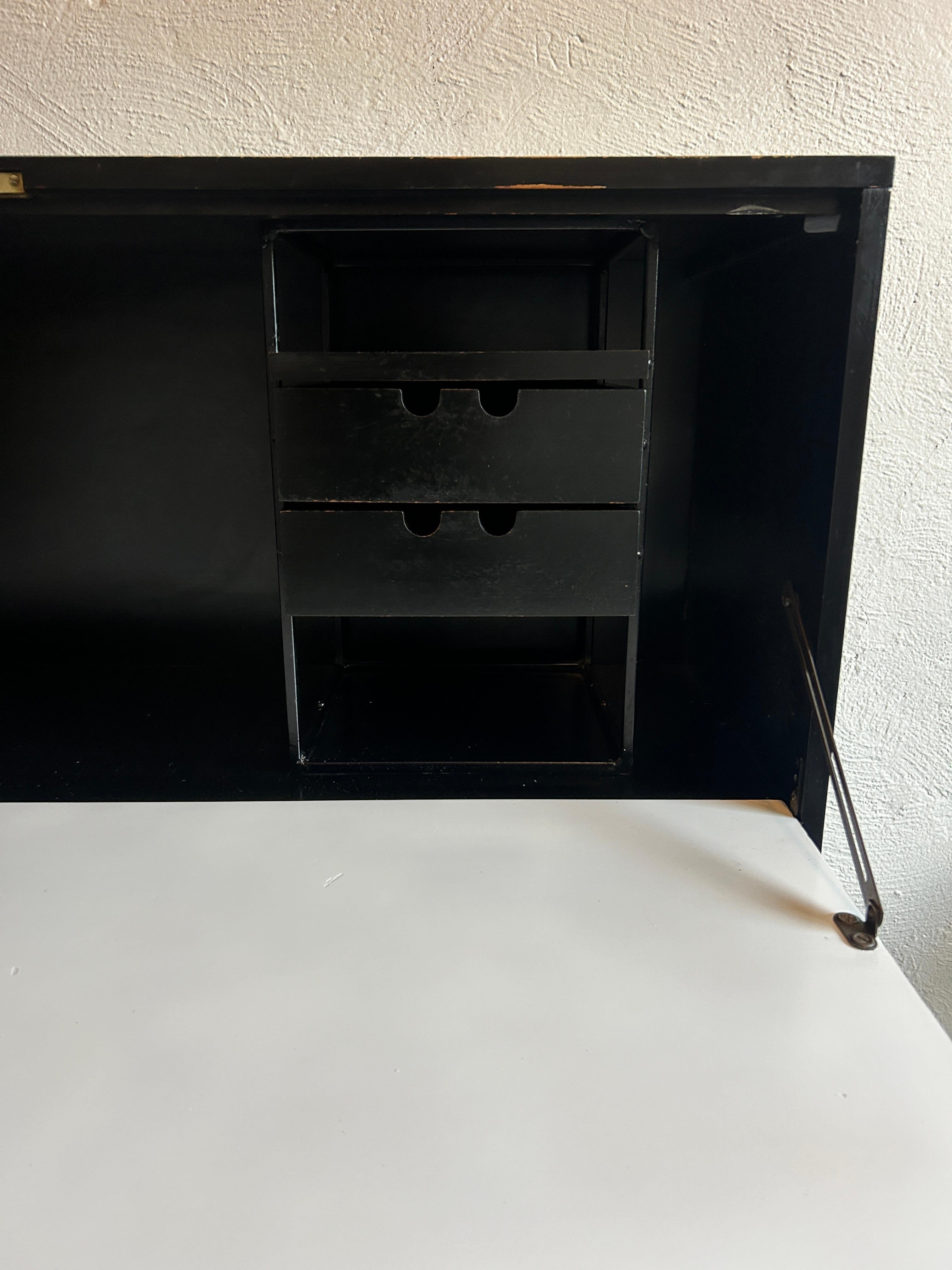 Rare Midcentury Paul McCobb #1562 Drop Lid Desk with Organizer Maple Black Brass In Good Condition In BROOKLYN, NY
