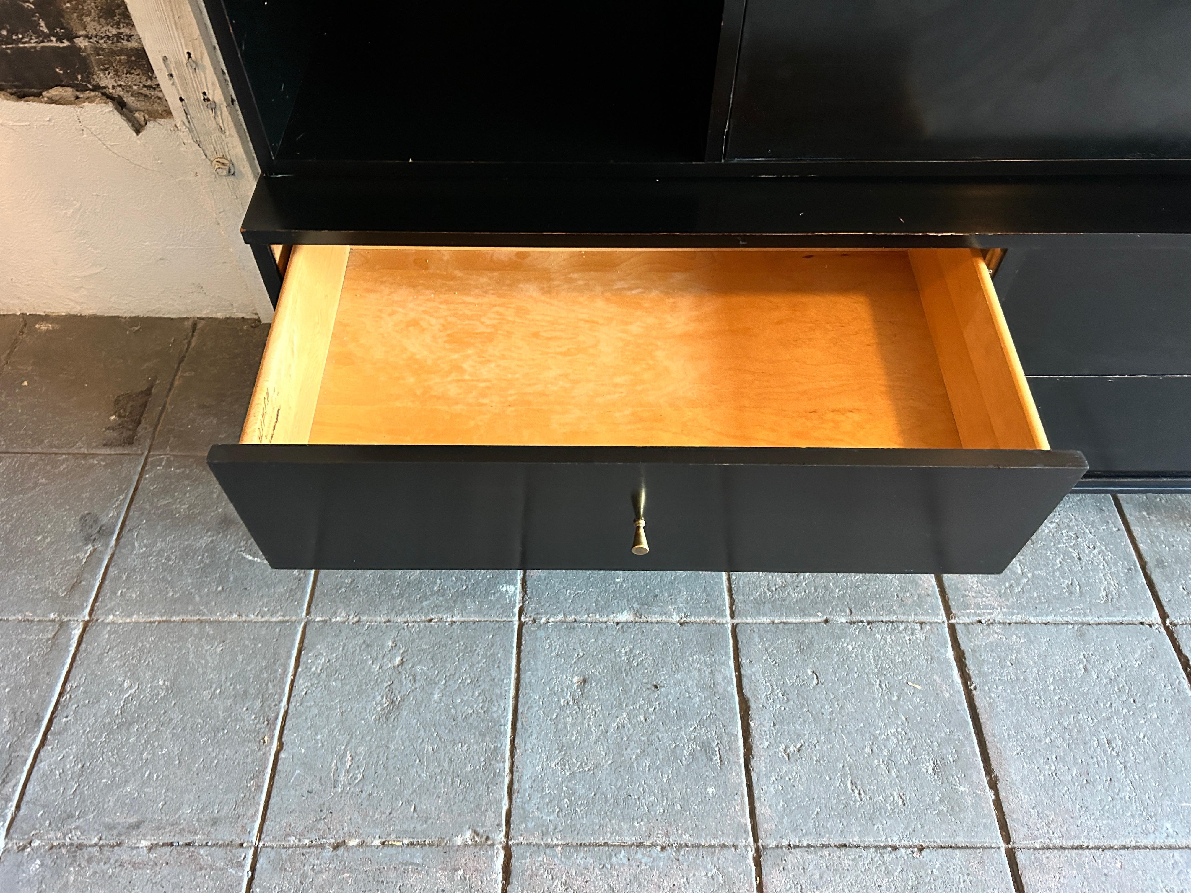 Seltene Midcentury Paul McCobb #1562 Drop Lid Schreibtisch mit Organizer Ahorn Schwarz Messing (20. Jahrhundert) im Angebot