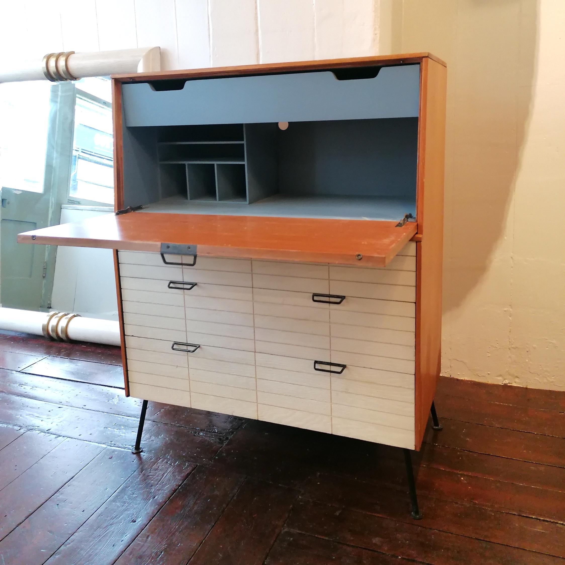 Rare midcentury Raymond Loewy for Mengel desk / cabinet / secretaire, USA 1950s In Good Condition In Hastings, GB