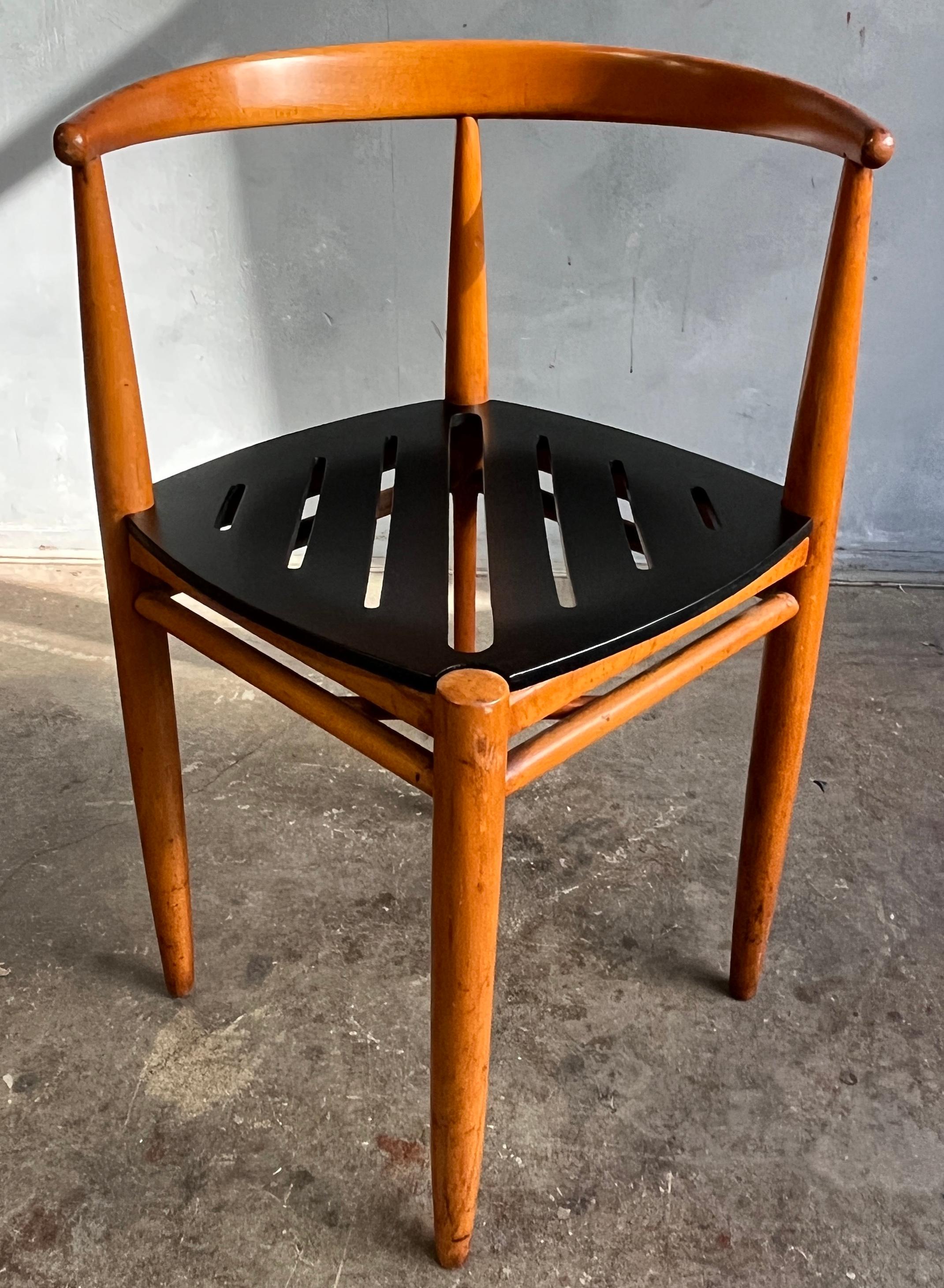 Raro set di quattro sedie da pranzo scandinave del Midcentury in vendita 3
