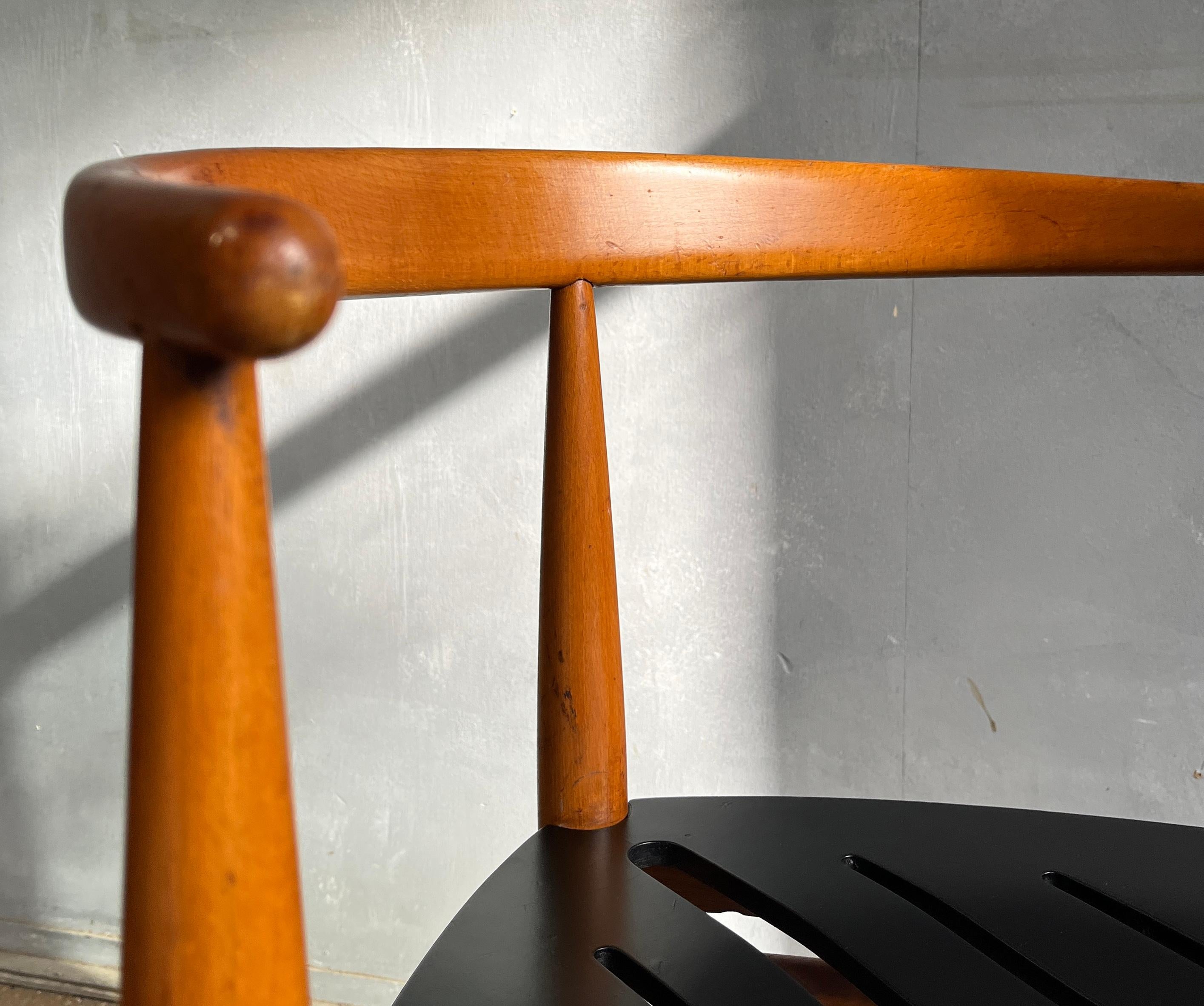 Raro set di quattro sedie da pranzo scandinave del Midcentury in vendita 2