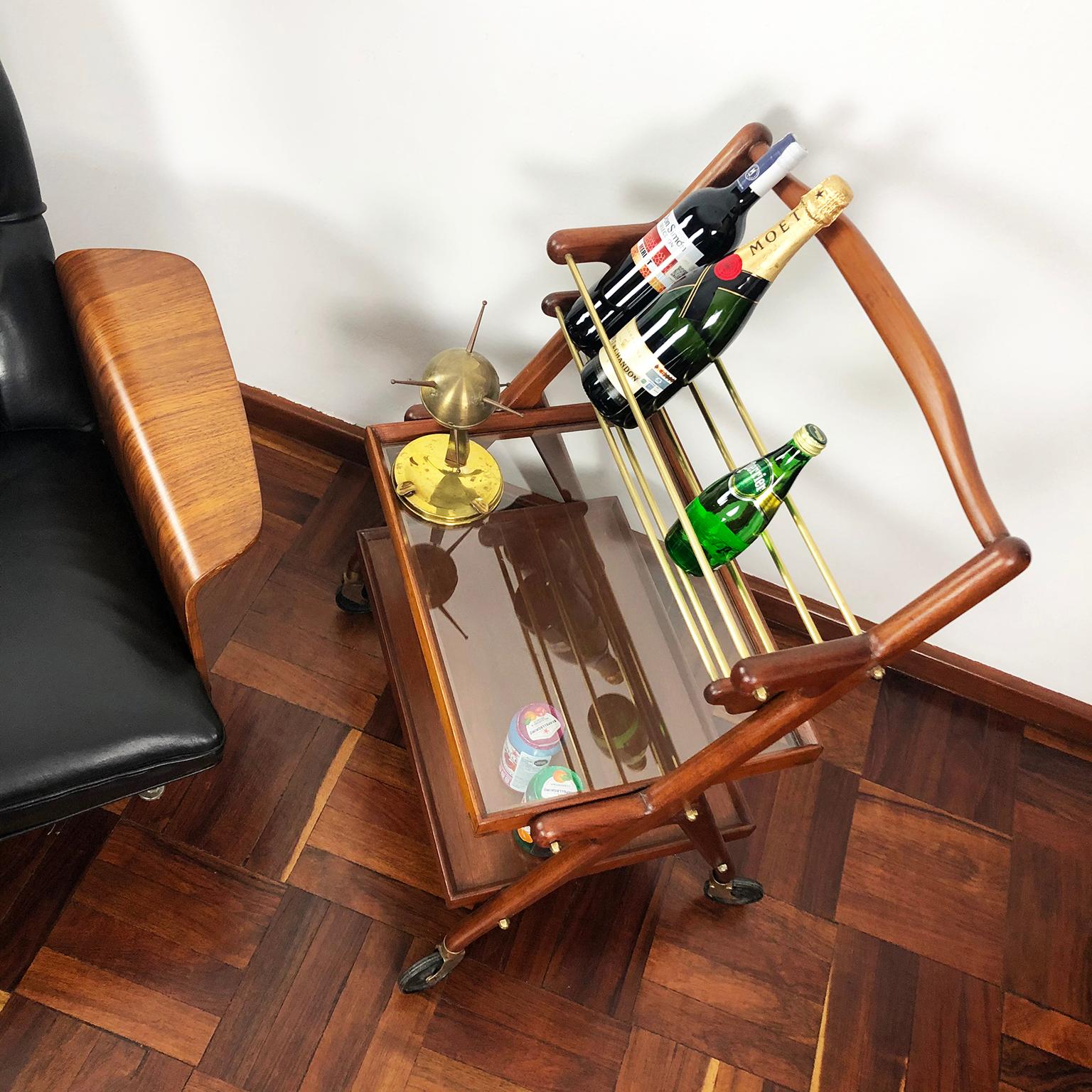 Rare Midcentury Serving Cart in Mahogany Wood In Good Condition For Sale In Mexico City, CDMX