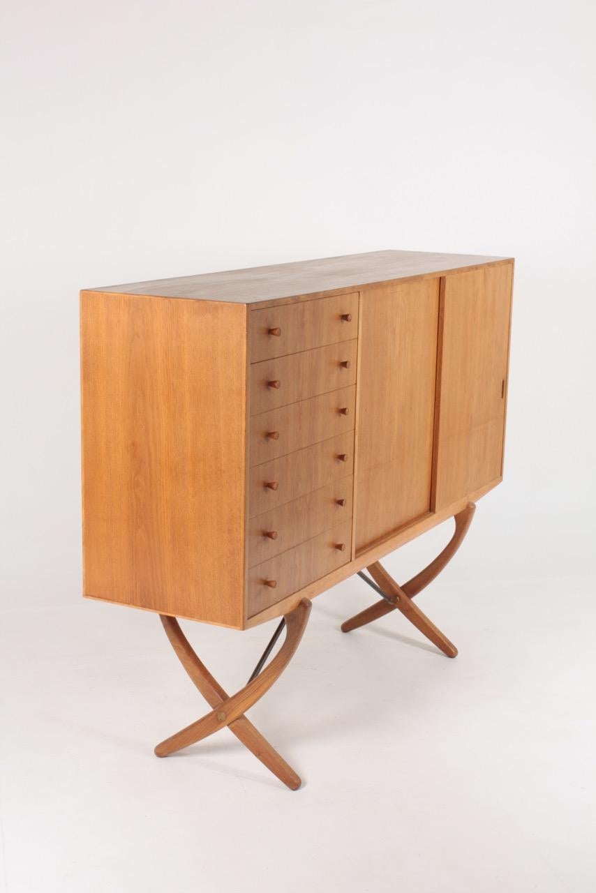 Rare Midcentury Sideboard in Oak Model CH-304 by Hans Wegner, 1950s 5