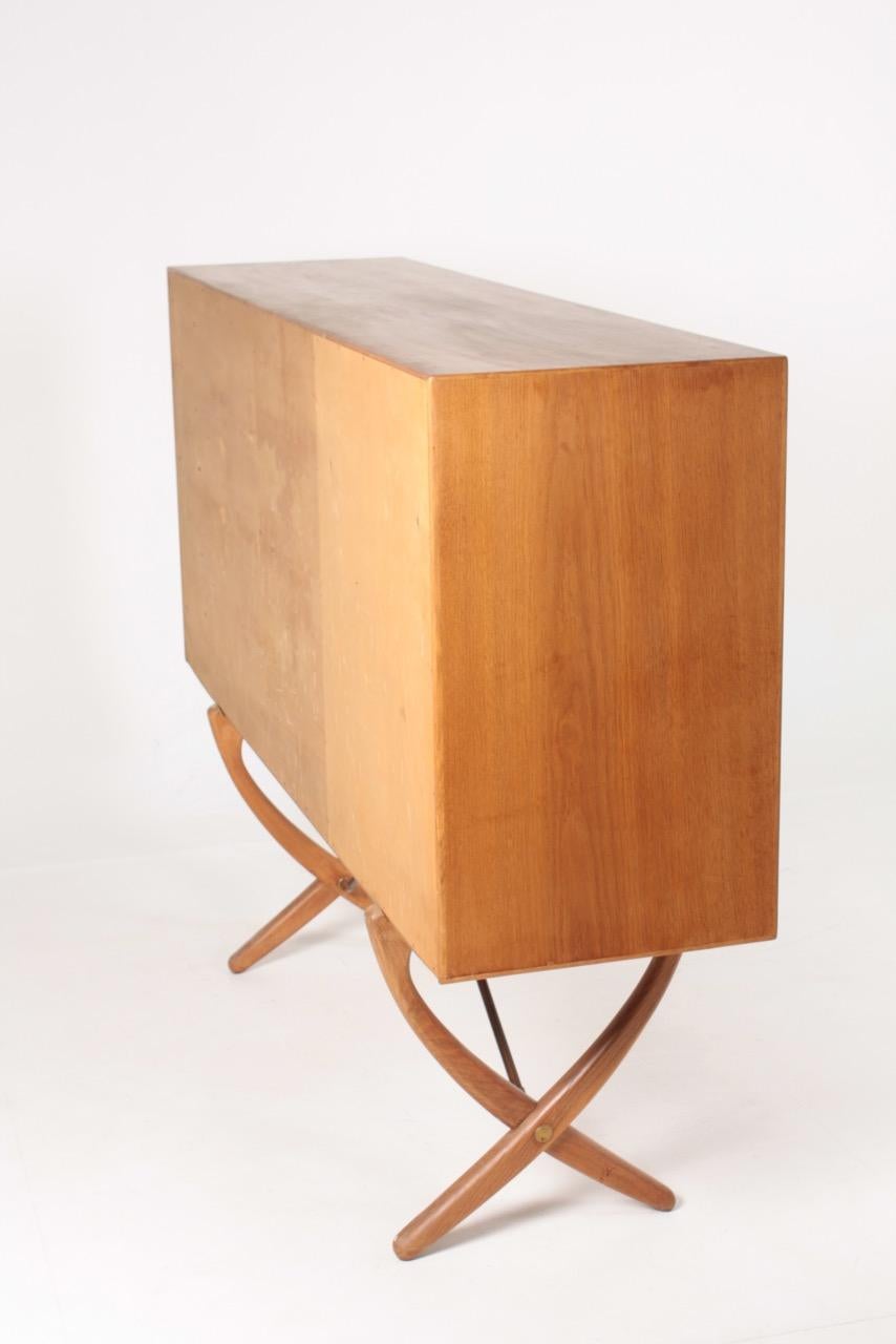 Rare Midcentury Sideboard in Oak Model CH-304 by Hans Wegner, 1950s 9