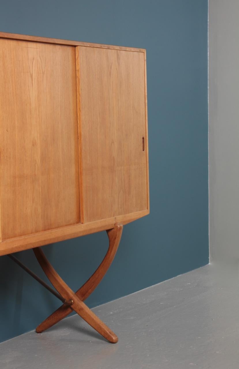 Rare Midcentury Sideboard in Oak Model CH-304 by Hans Wegner, 1950s In Good Condition In Lejre, DK