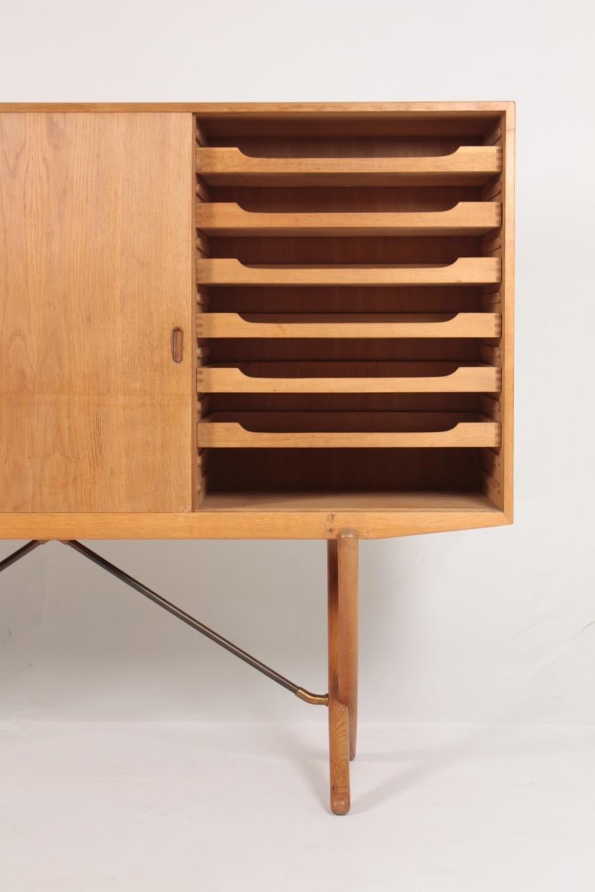 Rare Midcentury Sideboard in Oak Model CH-304 by Hans Wegner, 1950s 1