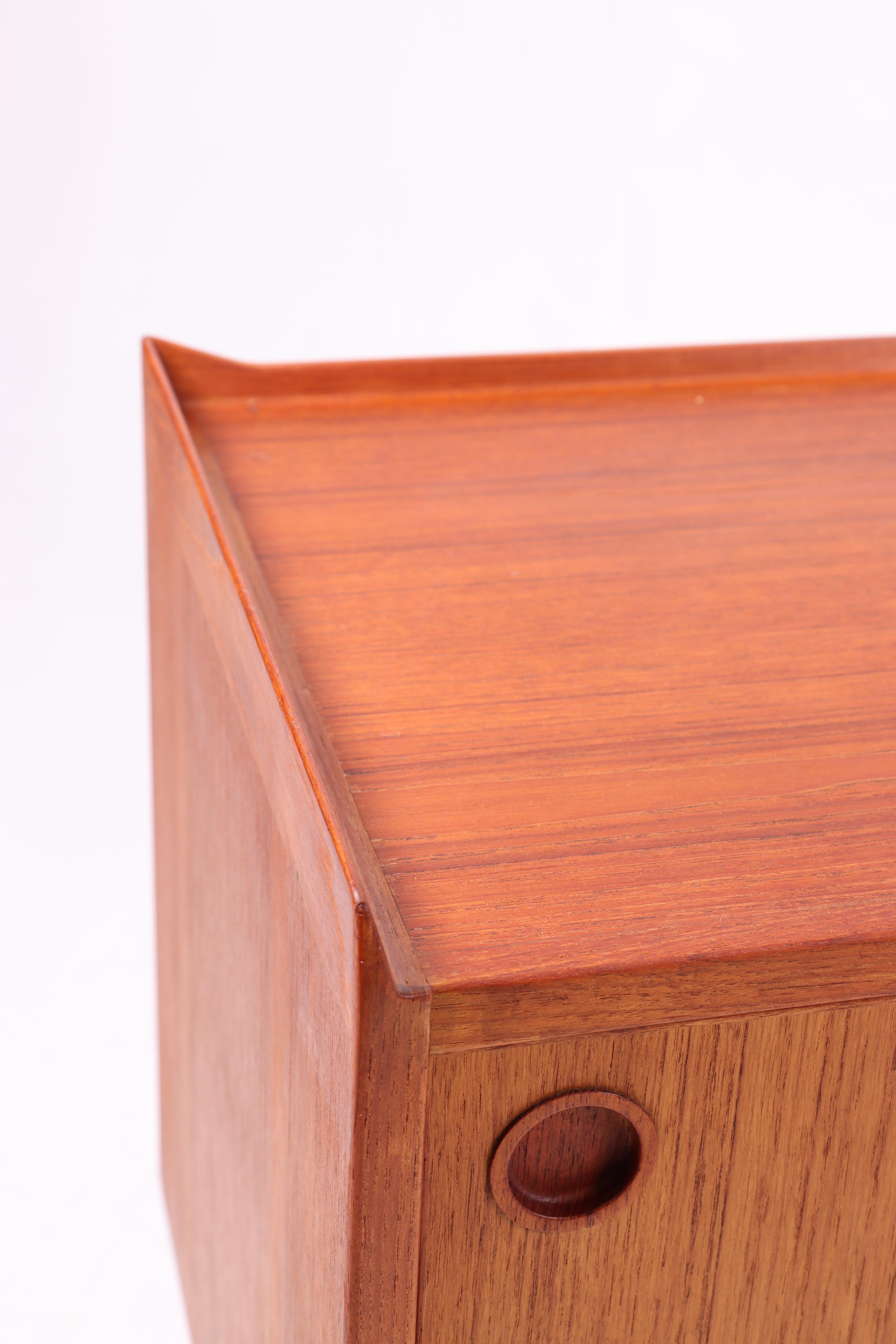 Rare Midcentury Sideboard in Teak by Skovby, 1960s In Good Condition For Sale In Lejre, DK
