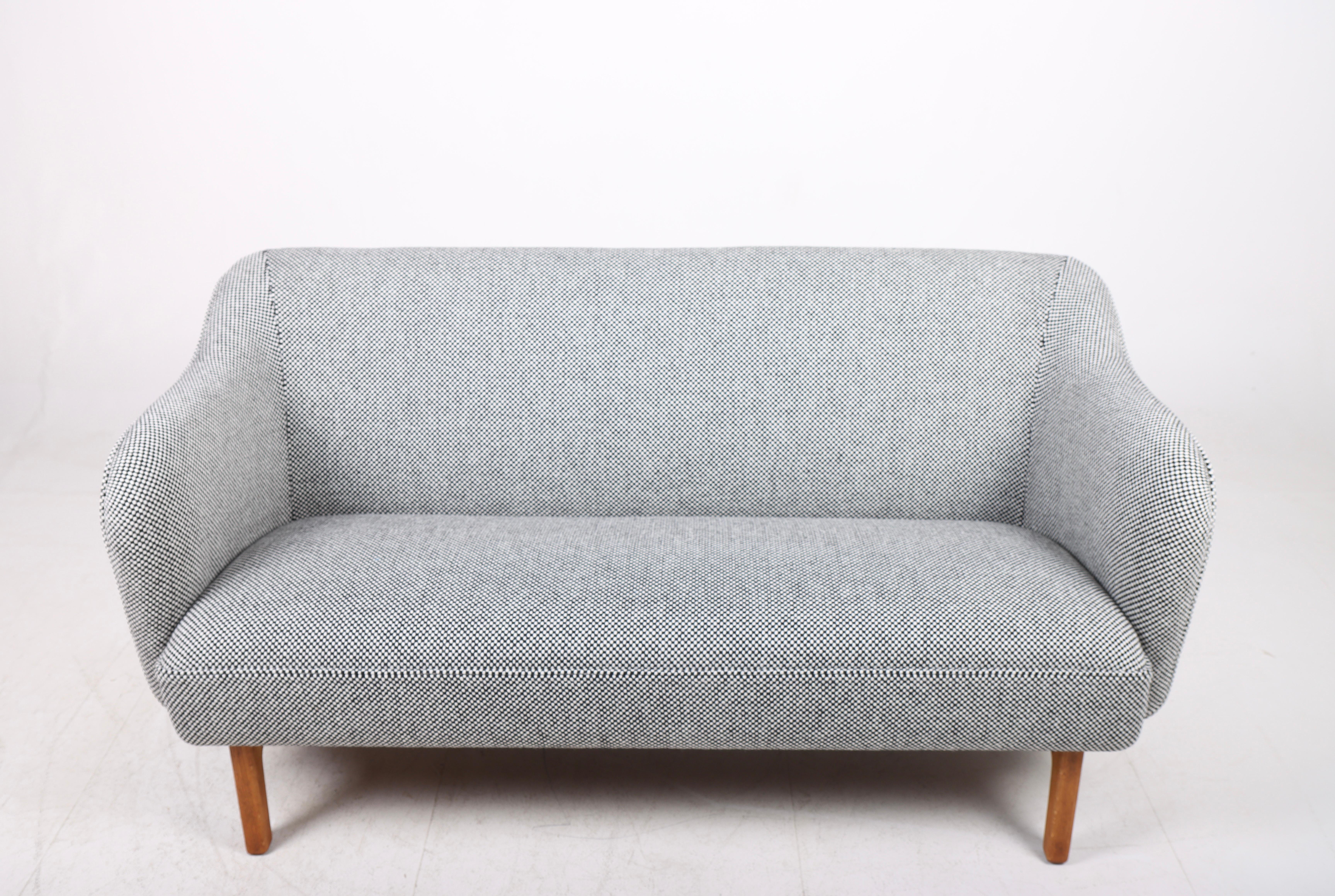 Rare Midcentury Sofa by Tove & Edvard Kindt Larsen, 1950s In Excellent Condition For Sale In Lejre, DK