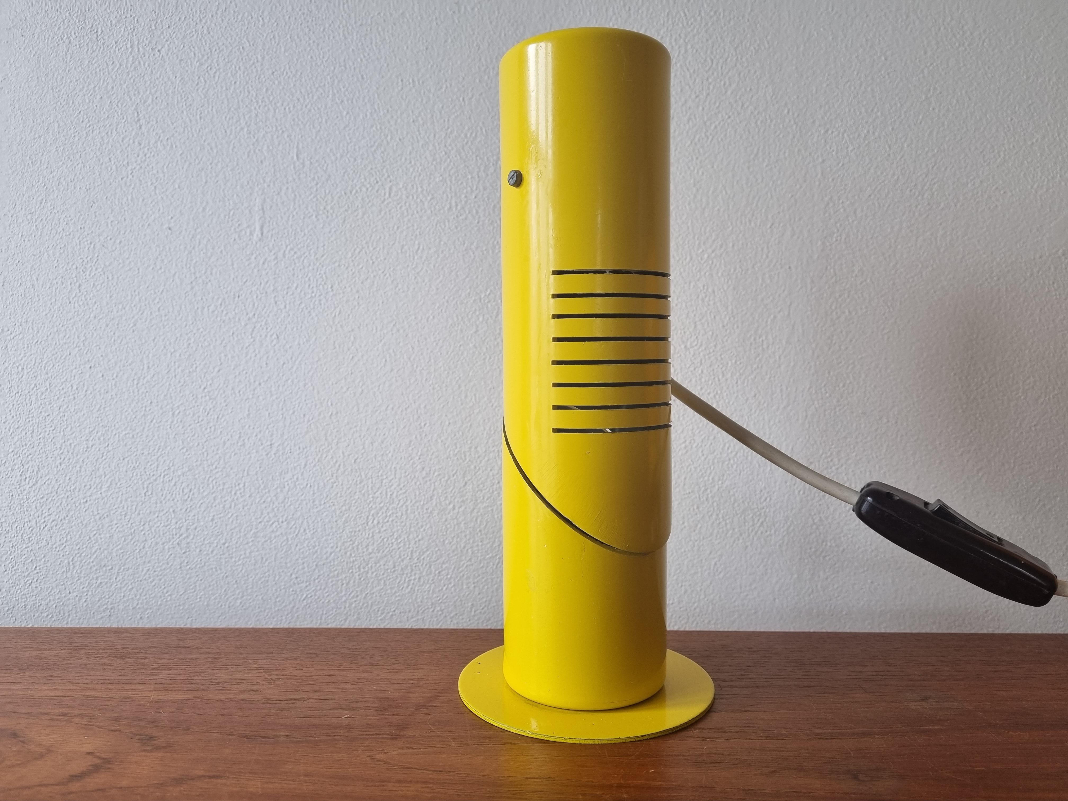 Rara lámpara de mesa de mediados de siglo, Space Age, Italia, años 70 en venta 2