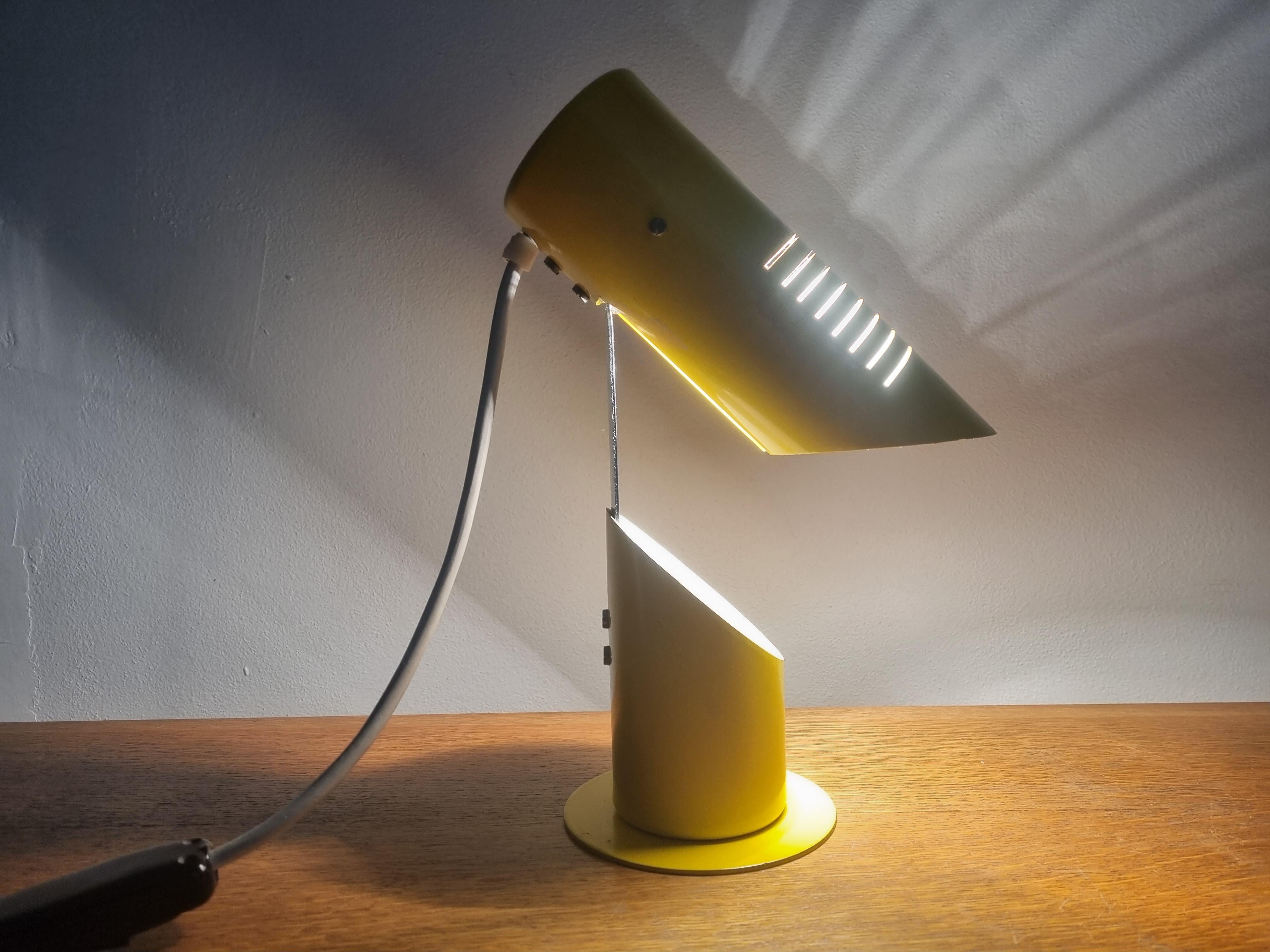 Rare lampe de bureau du milieu du siècle dernier, ère spatiale, Italie, 1970 en vente 3