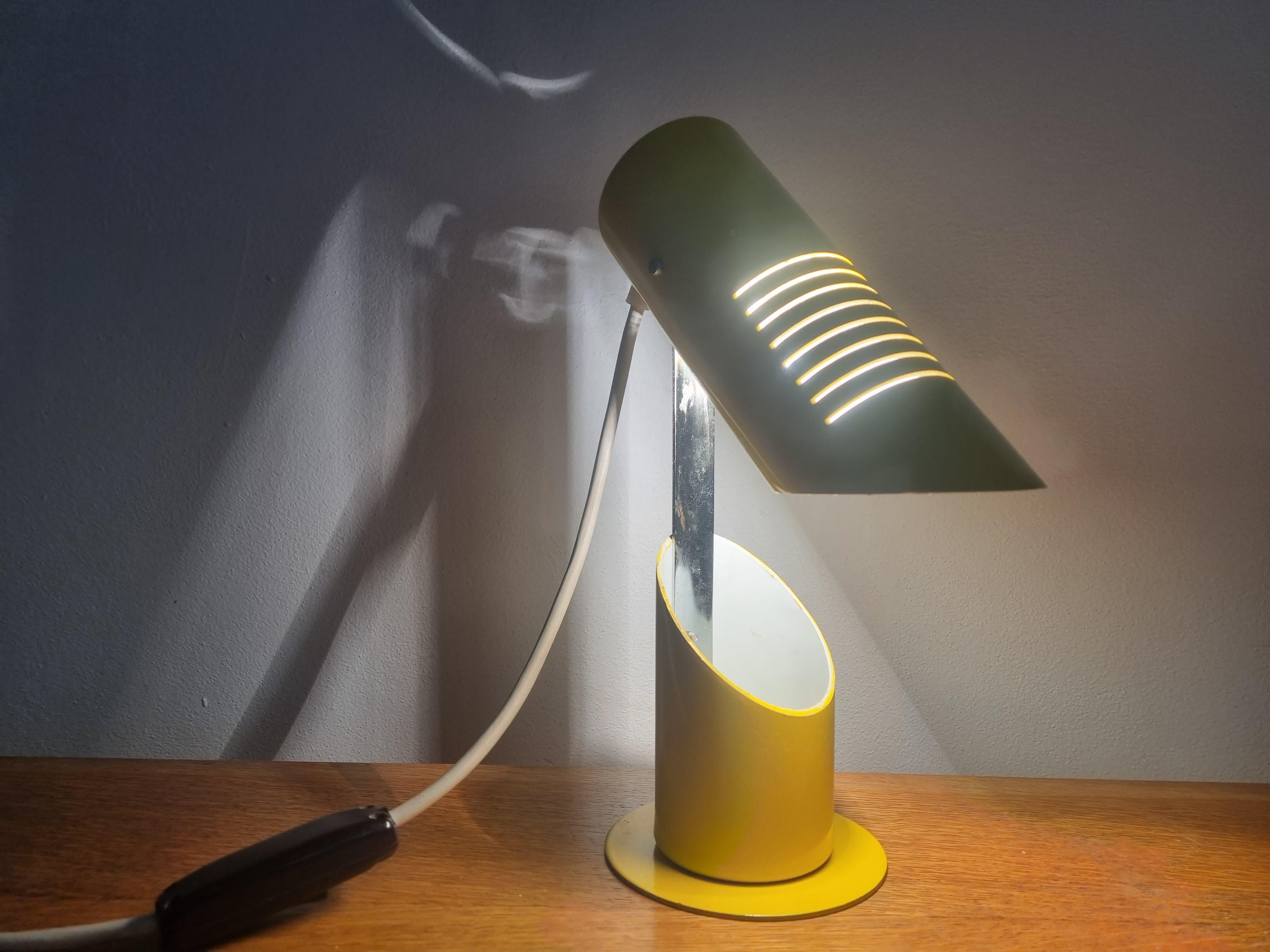 Rare lampe de bureau du milieu du siècle dernier, ère spatiale, Italie, 1970 en vente 5