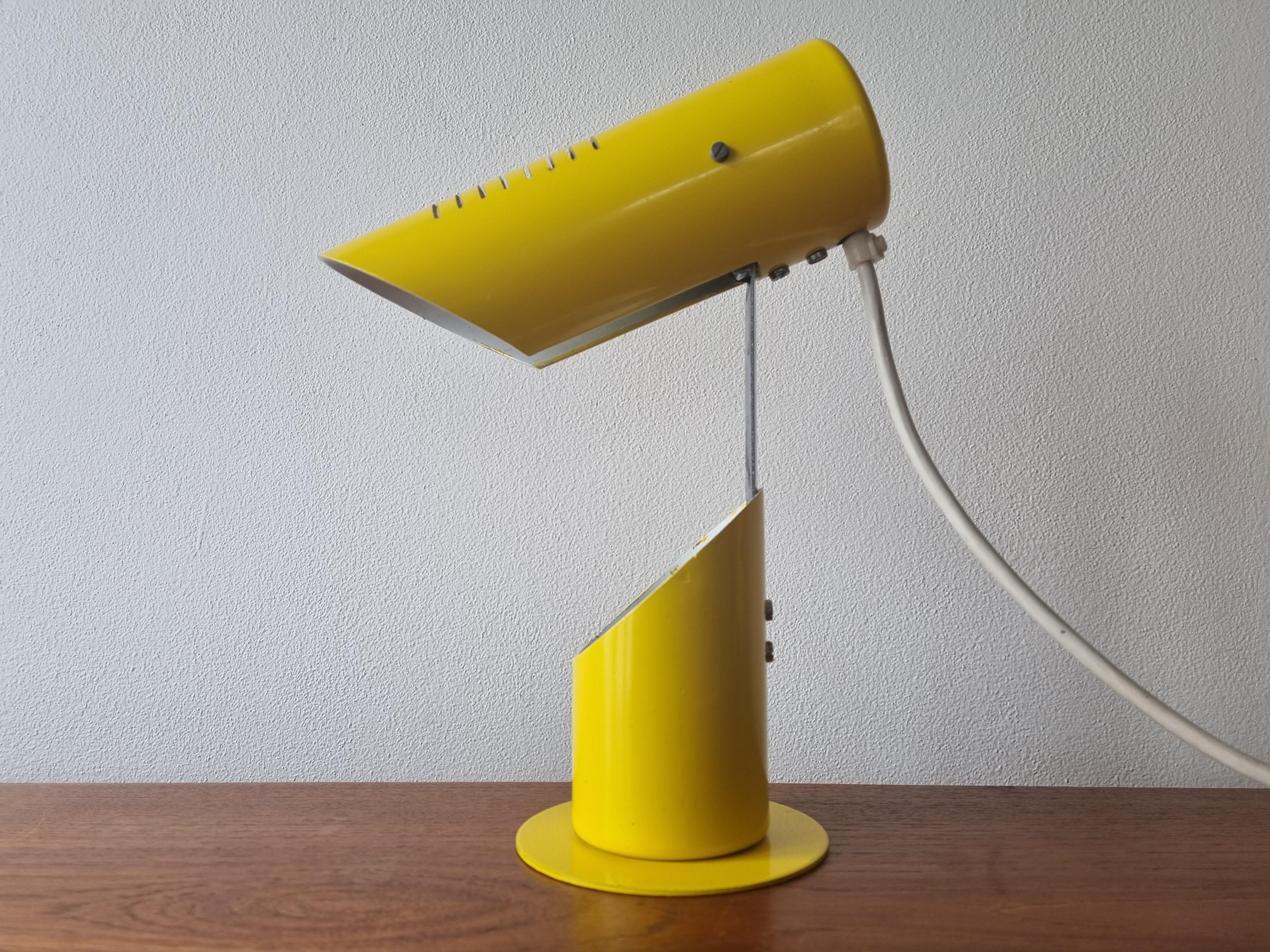Fin du 20e siècle Rare lampe de bureau du milieu du siècle dernier, ère spatiale, Italie, 1970 en vente
