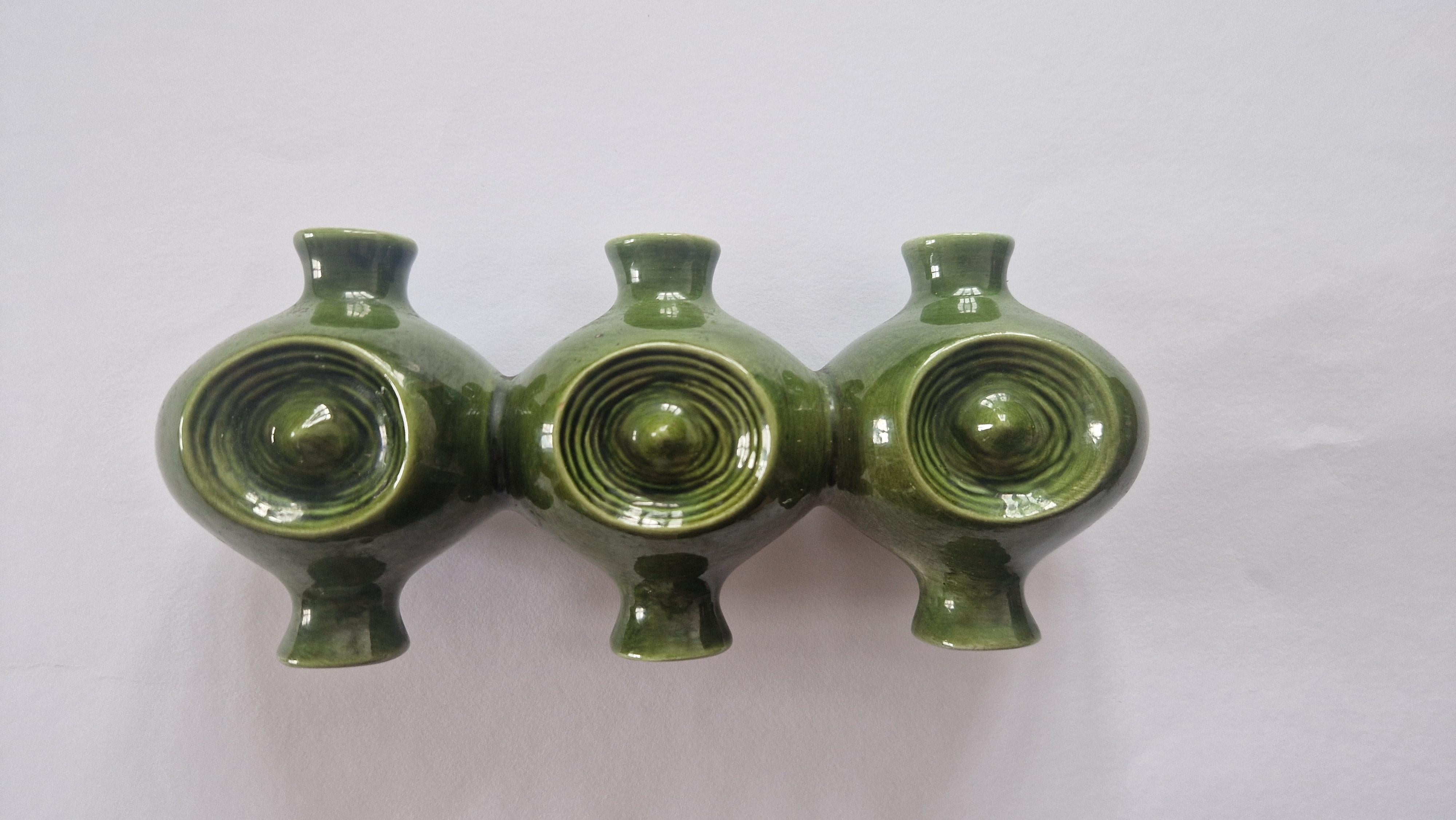 Raro jarrón de cerámica de mesa o pared de mediados de siglo, años 70 en venta 4