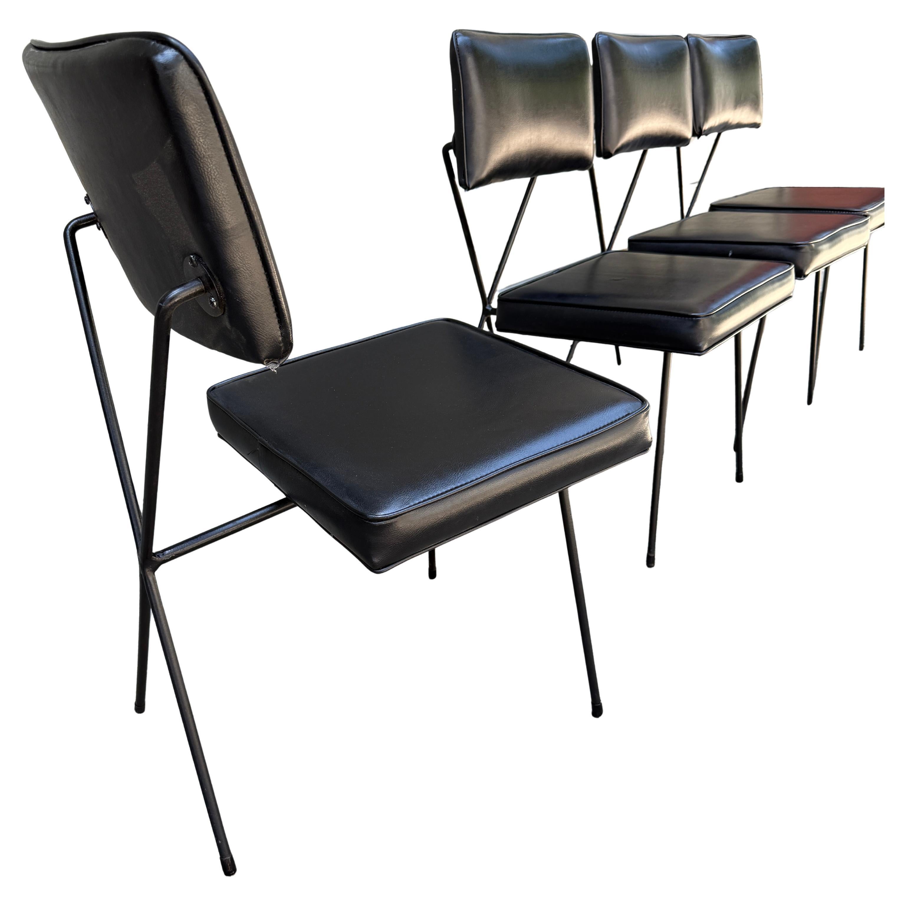 Mid-Century moderno Raro set di sei sedie Tony Paul del Medioevo in vendita