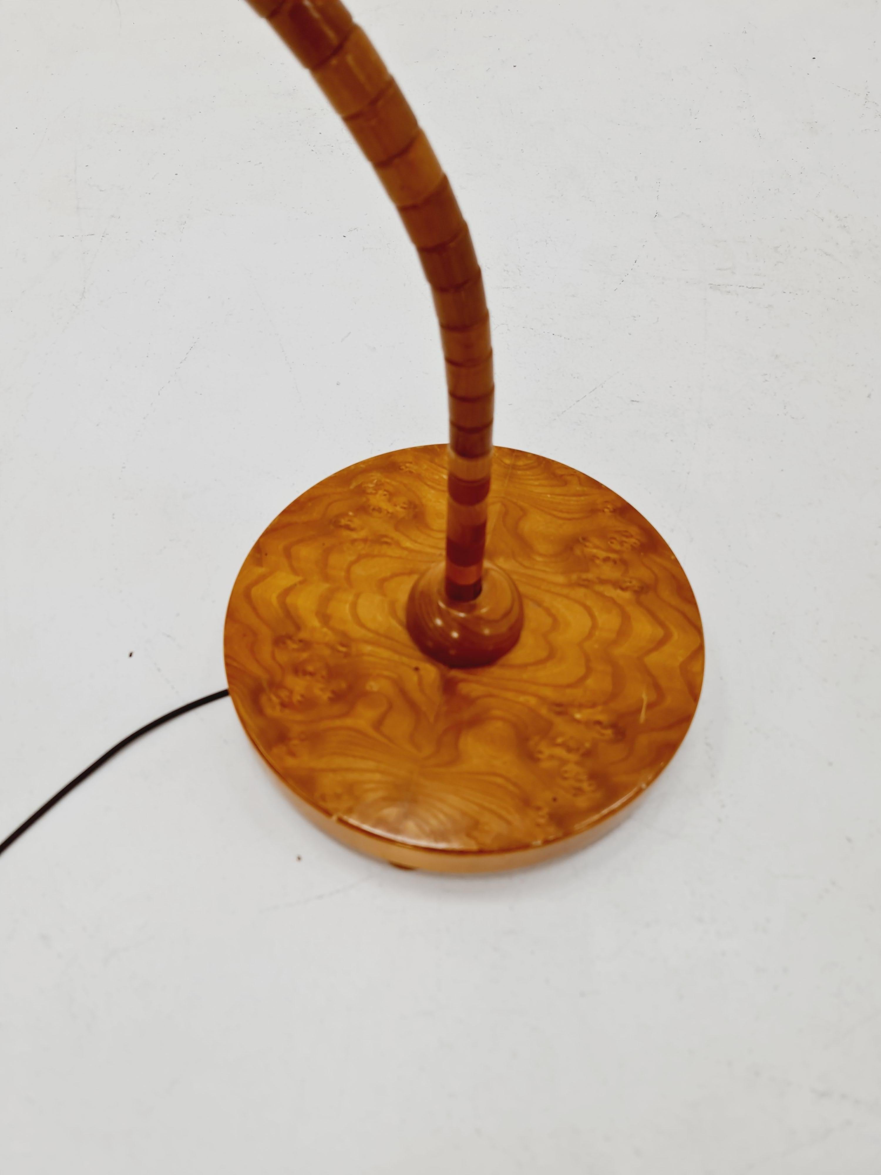 Rara lámpara de pie vintage de cuello de cisne de mediados de siglo de Marksljöd Suecia, década de 1940 en venta 6
