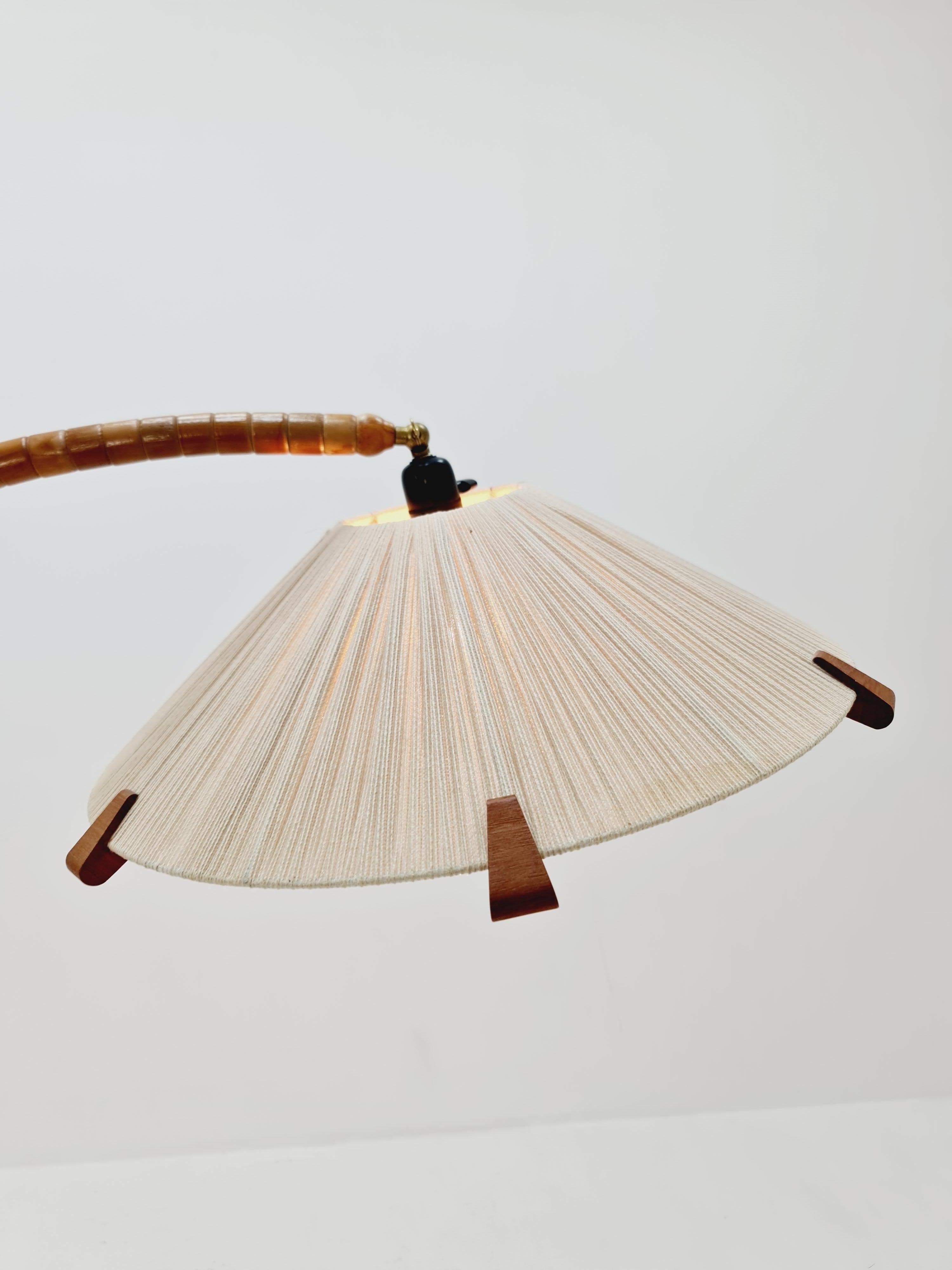 Rara lámpara de pie vintage de cuello de cisne de mediados de siglo de Marksljöd Suecia, década de 1940 en Bueno estado para la venta en Gaggenau, DE