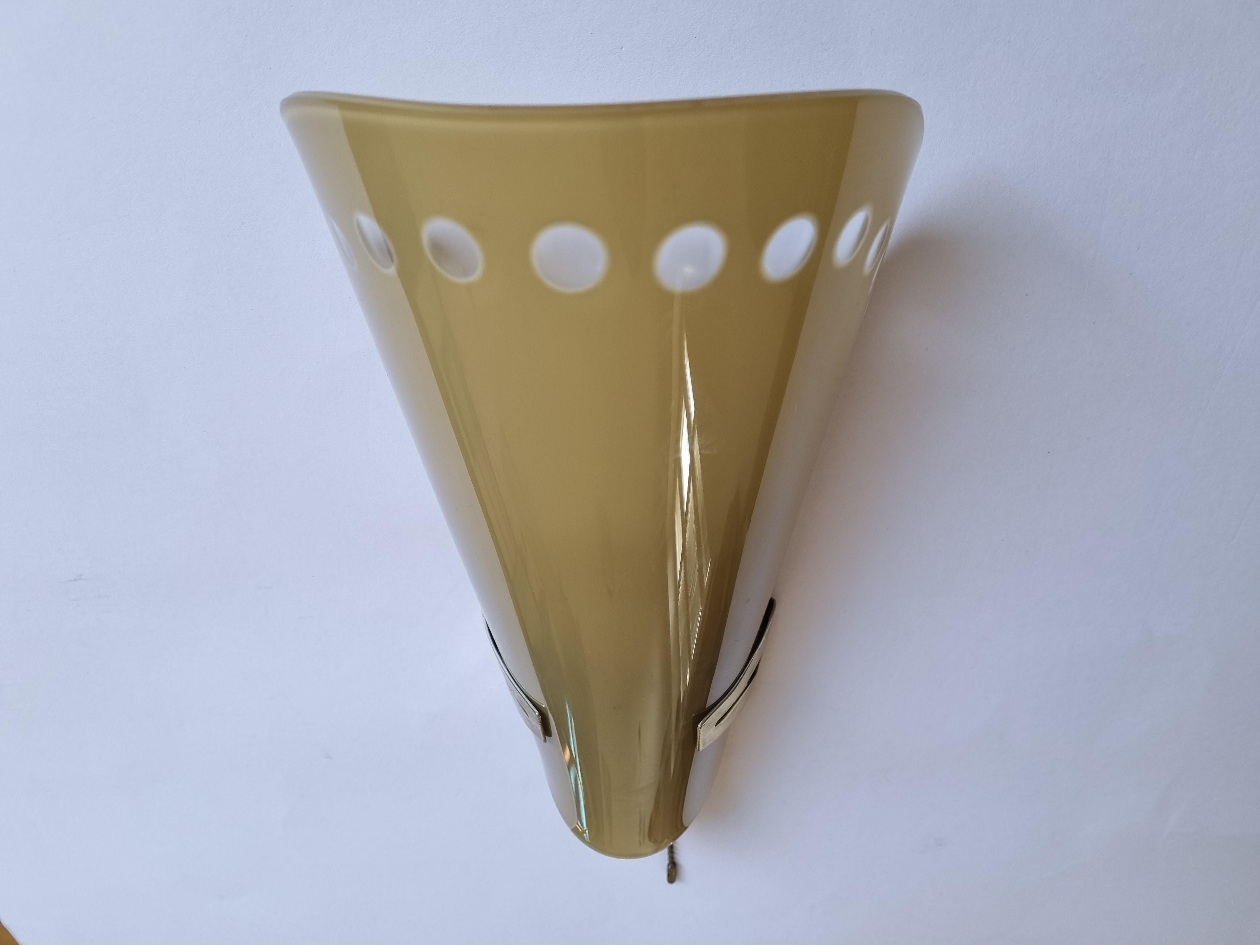 Rare Midcentury Wall Lamp in style of Stilnovo, Italy, 1960s 10
