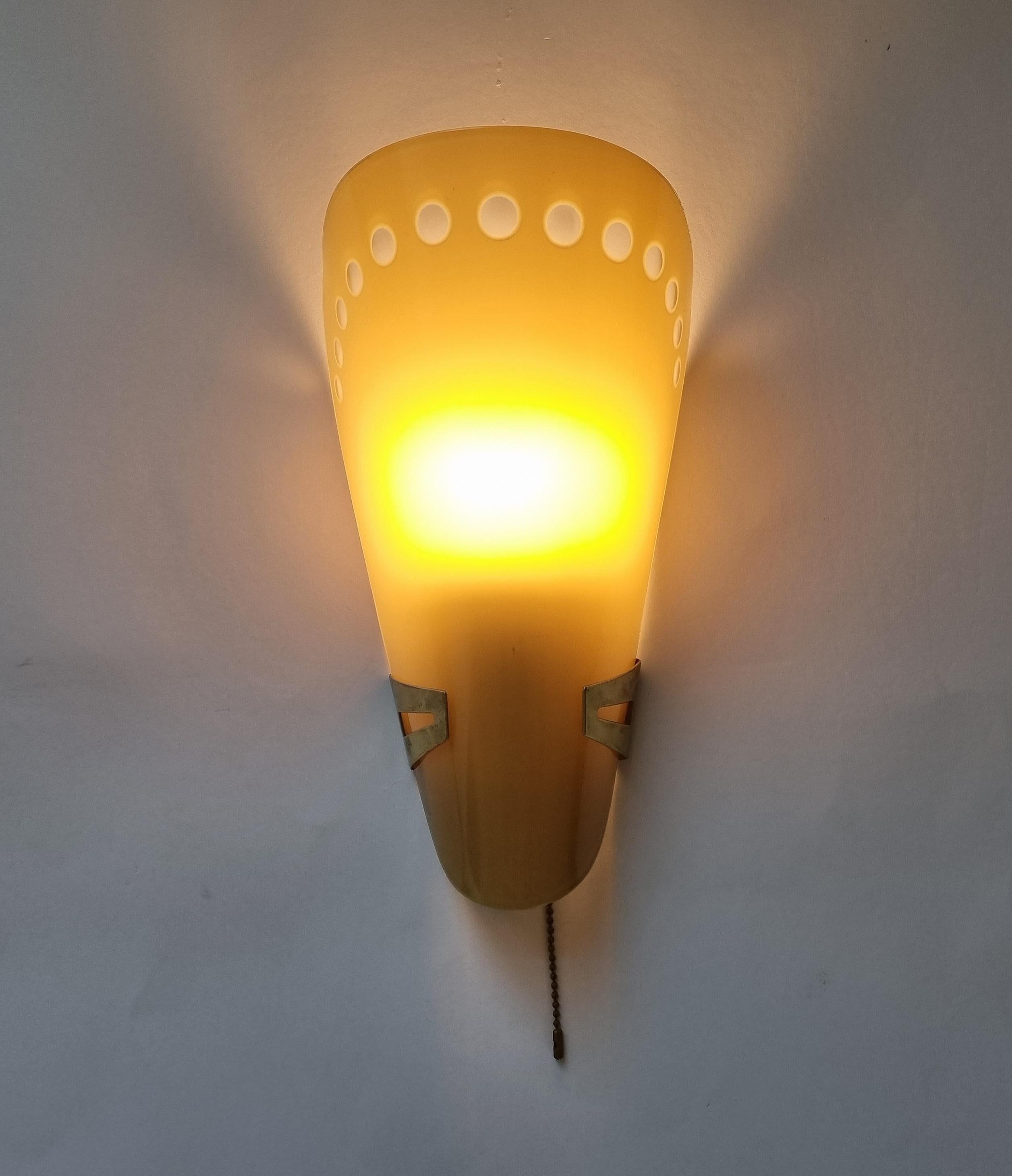 Mid-Century Modern Rare Midcentury Wall Lamp in style of Stilnovo, Italy, 1960s