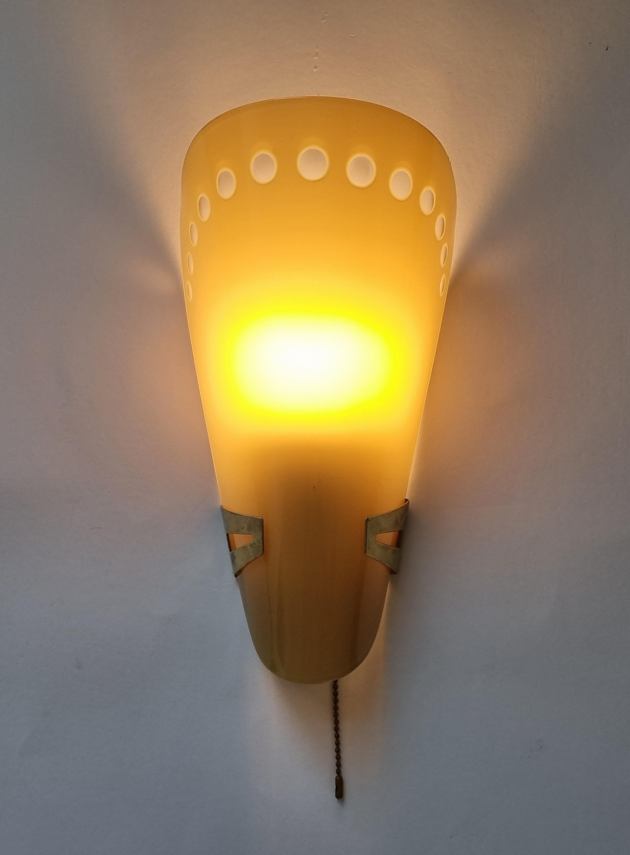 Italian Rare Midcentury Wall Lamp in style of Stilnovo, Italy, 1960s