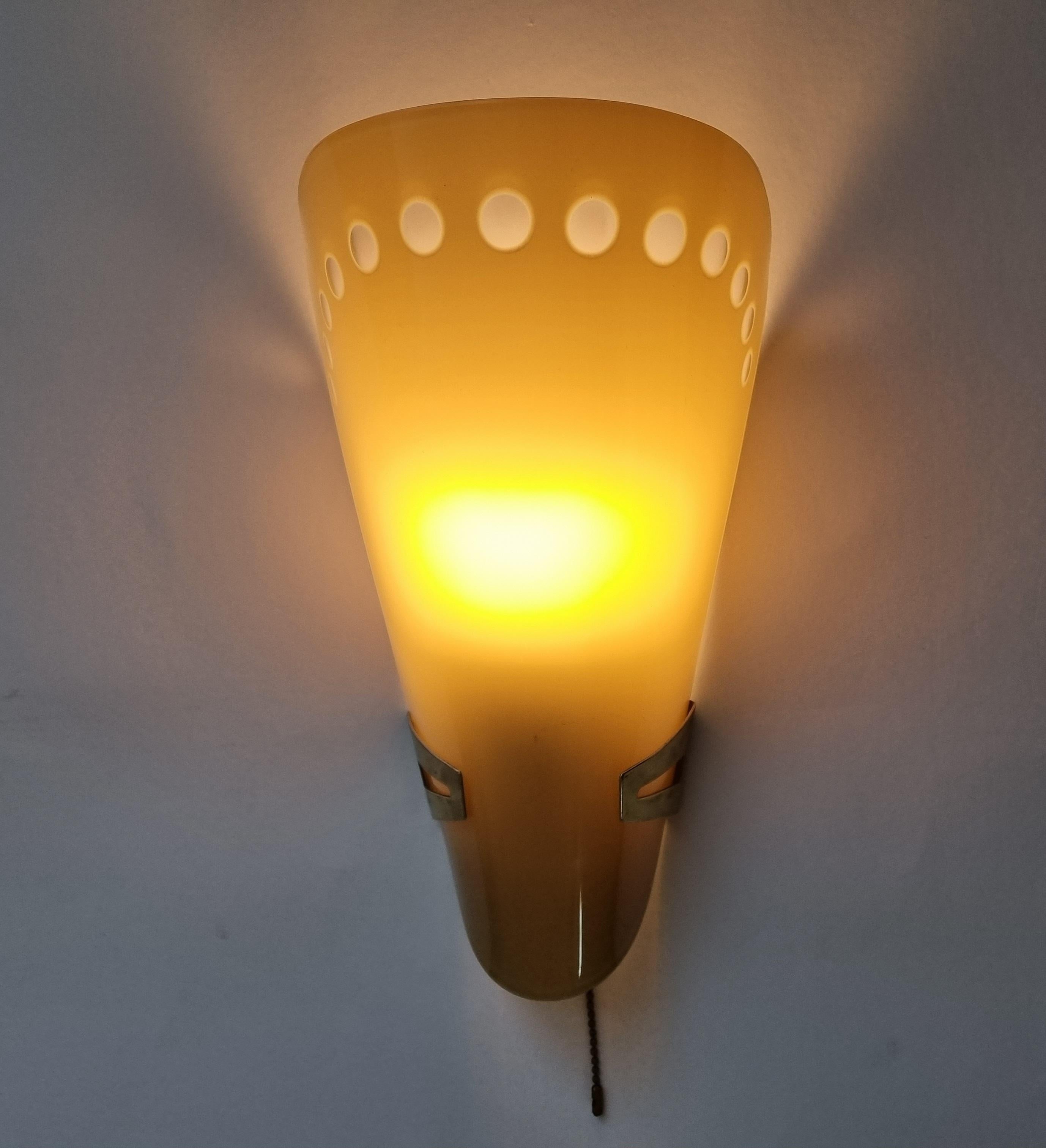 Mid-20th Century Rare Midcentury Wall Lamp in style of Stilnovo, Italy, 1960s