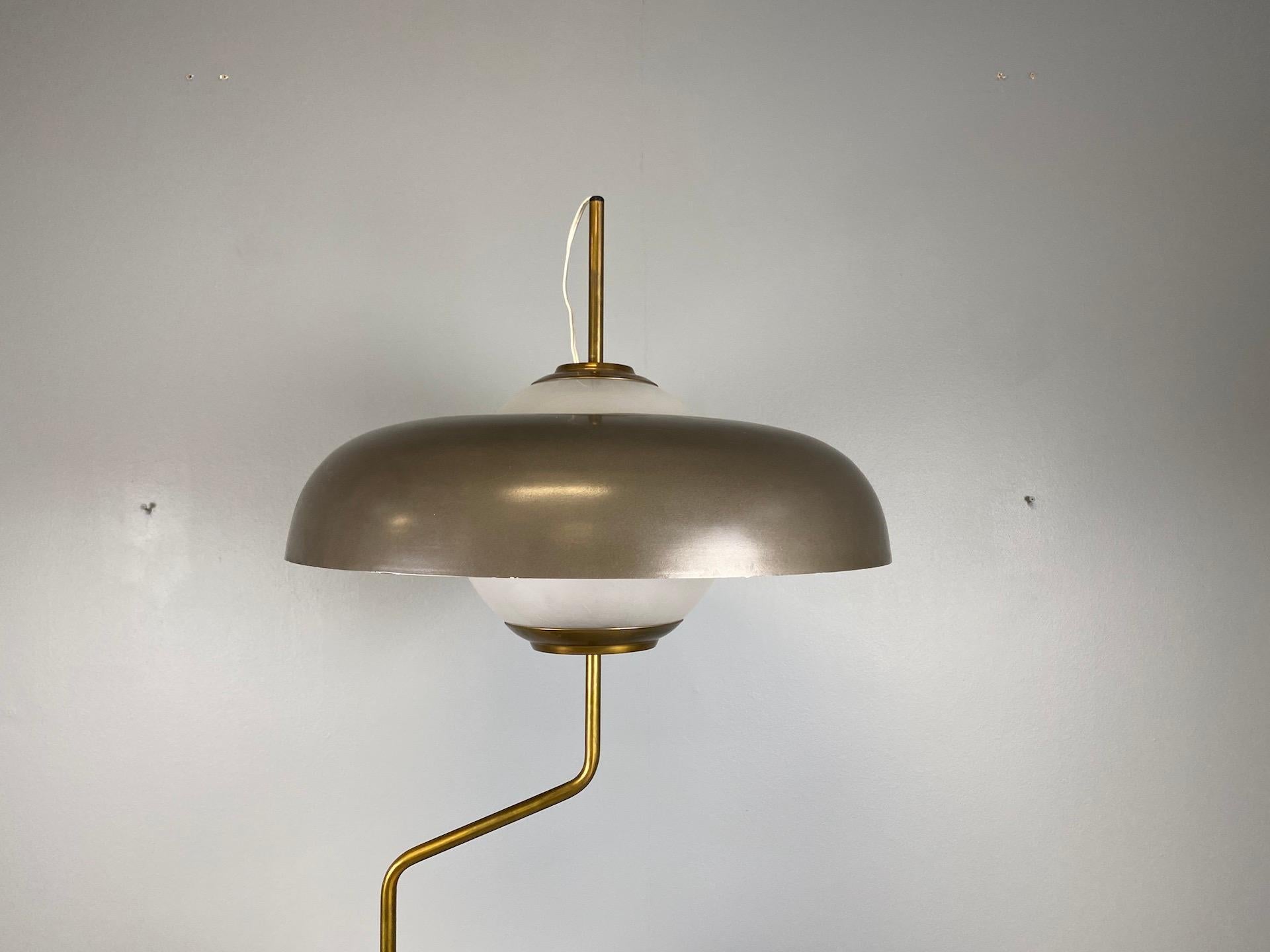 Rare “Mikado” Table Lamp by Luigi Caccia Dominioni Azucena In Excellent Condition For Sale In Rovereta, SM