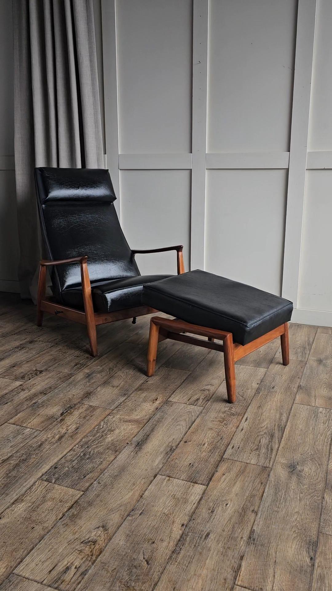 Rare Milo Baughman Thayer Coggin Rock-A-Lounge Chair & Ottoman 5
