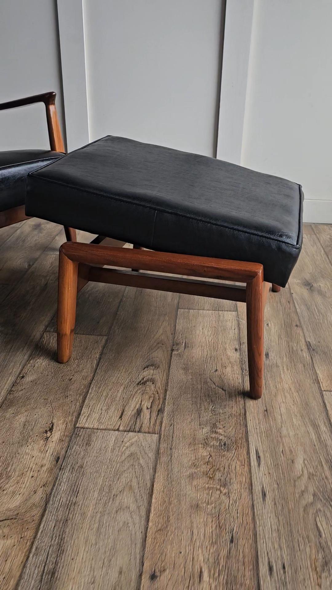 Rare Milo Baughman Thayer Coggin Rock-A-Lounge Chair & Ottoman In Good Condition In Unionville, TN