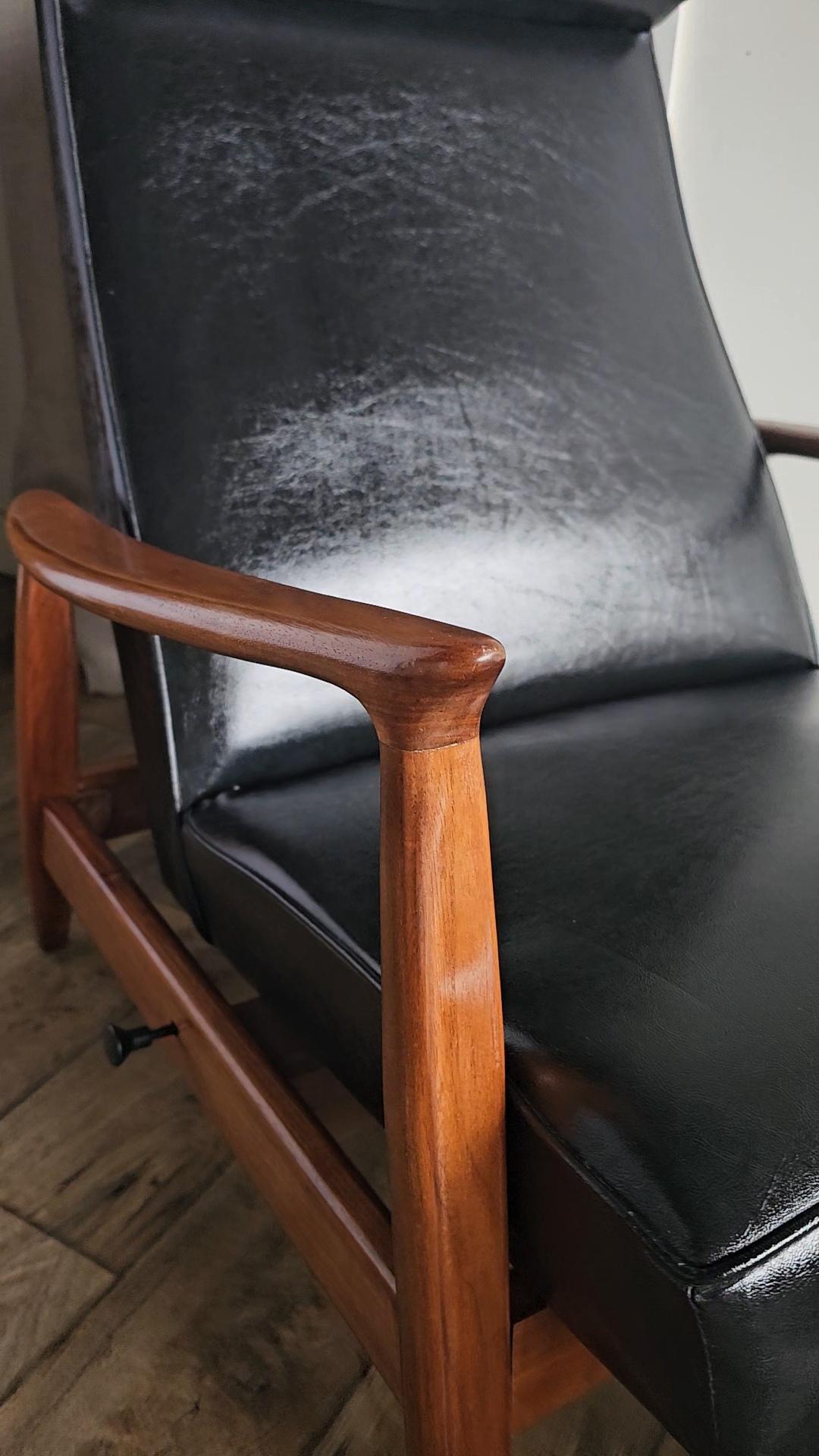 Rare Milo Baughman Thayer Coggin Rock-A-Lounge Chair & Ottoman 1