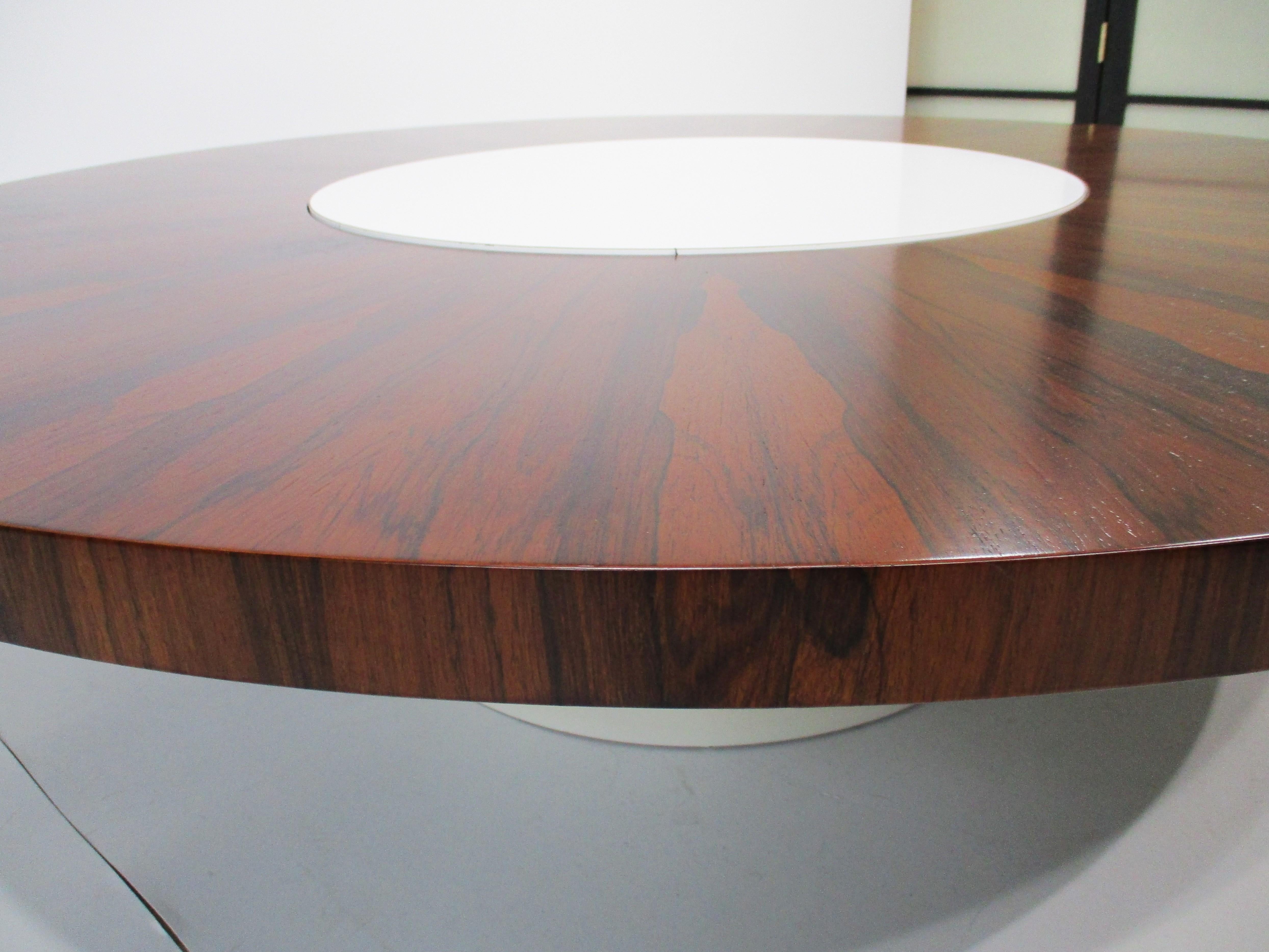 Rare table basse tournante en palissandre de Milo Baughman pour Thayer Coggin en vente 1