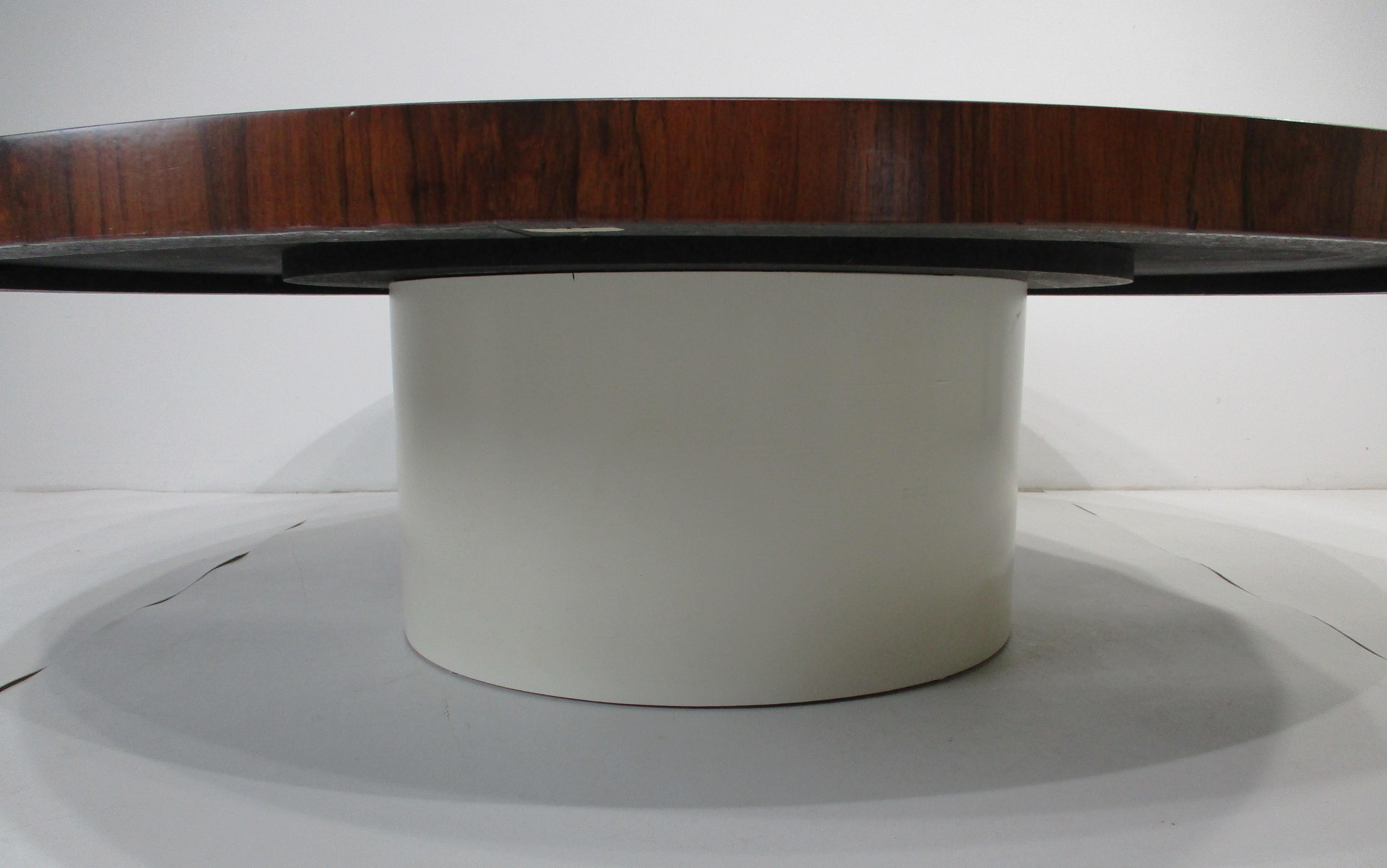 Rare table basse tournante en palissandre de Milo Baughman pour Thayer Coggin en vente 2