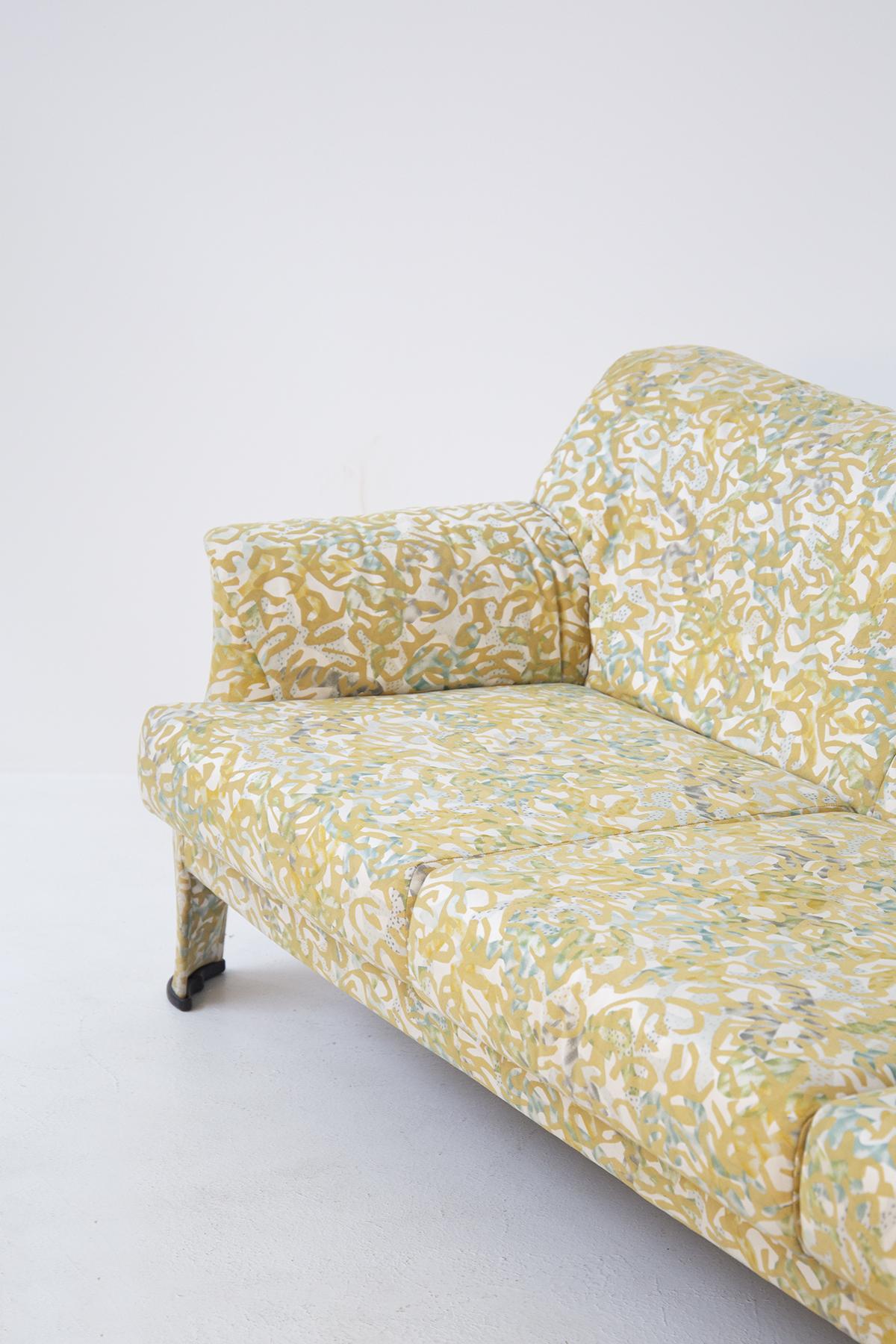 Mid-Century Modern Rare Sofa in Fabric in the Style of Milo Baughman For Sale