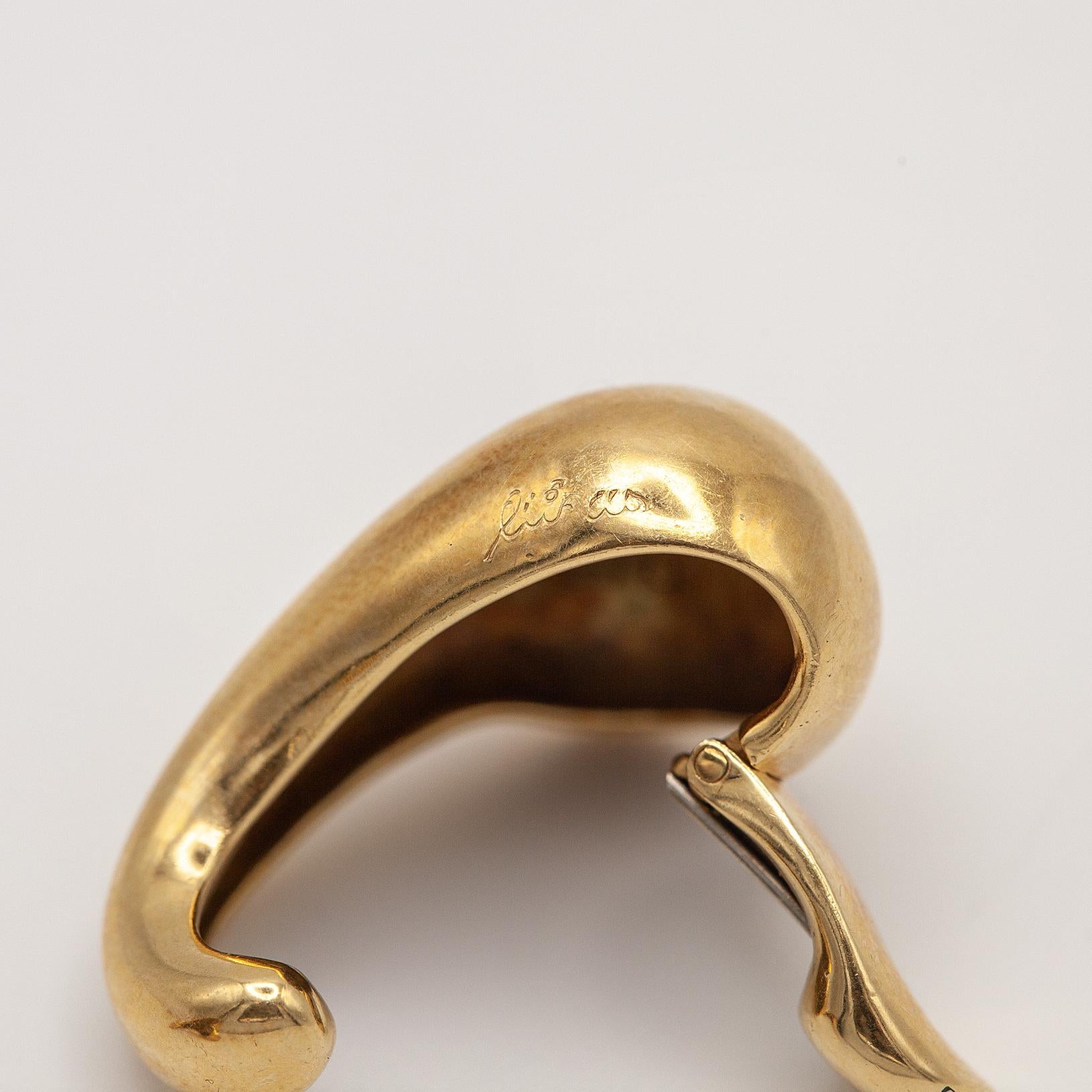 MINAS SPIRIDIS 18K YG Modernist Curved clip on Earrings For Sale 5