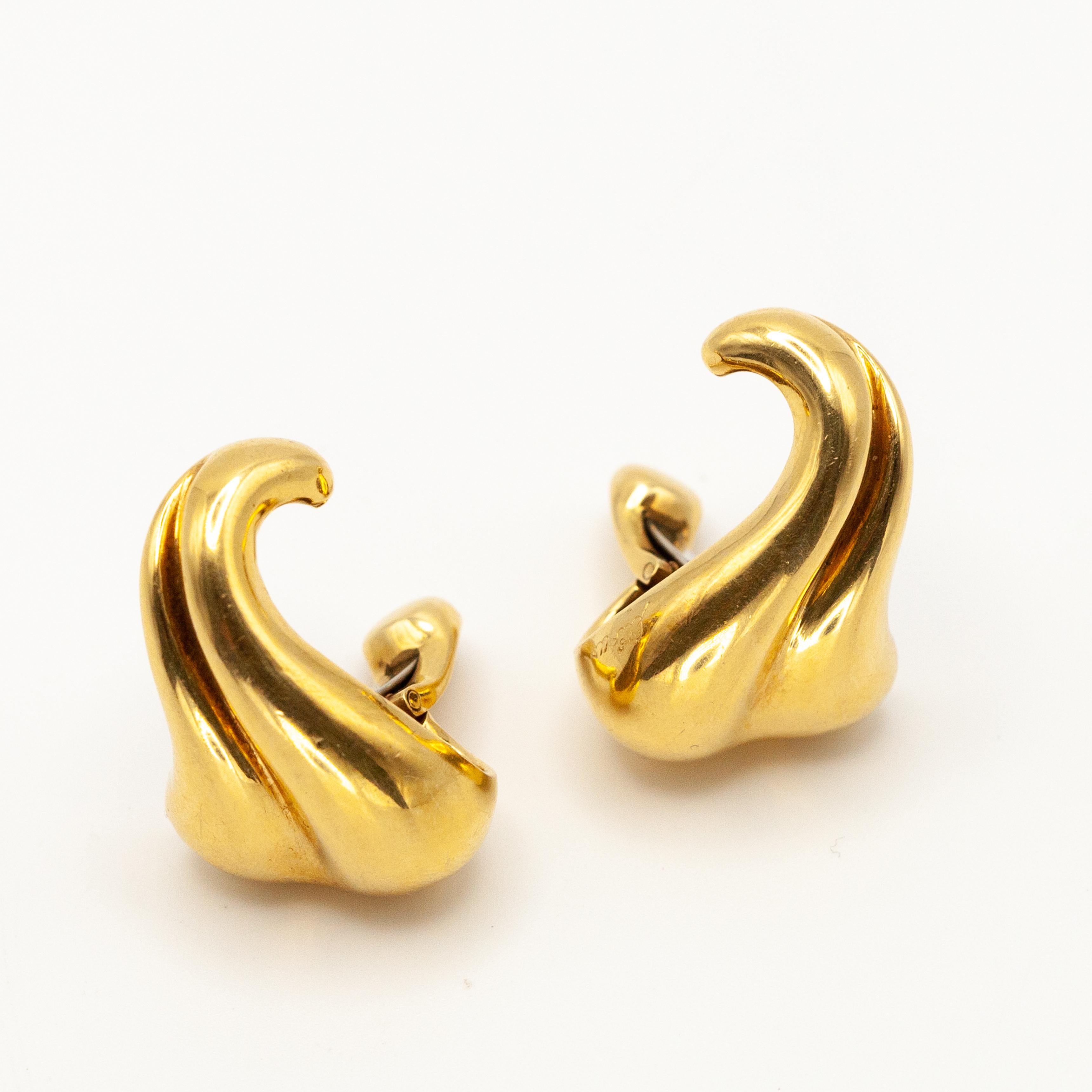 MINAS SPIRIDIS 18K YG Modernist Curved clip on Earrings For Sale 1