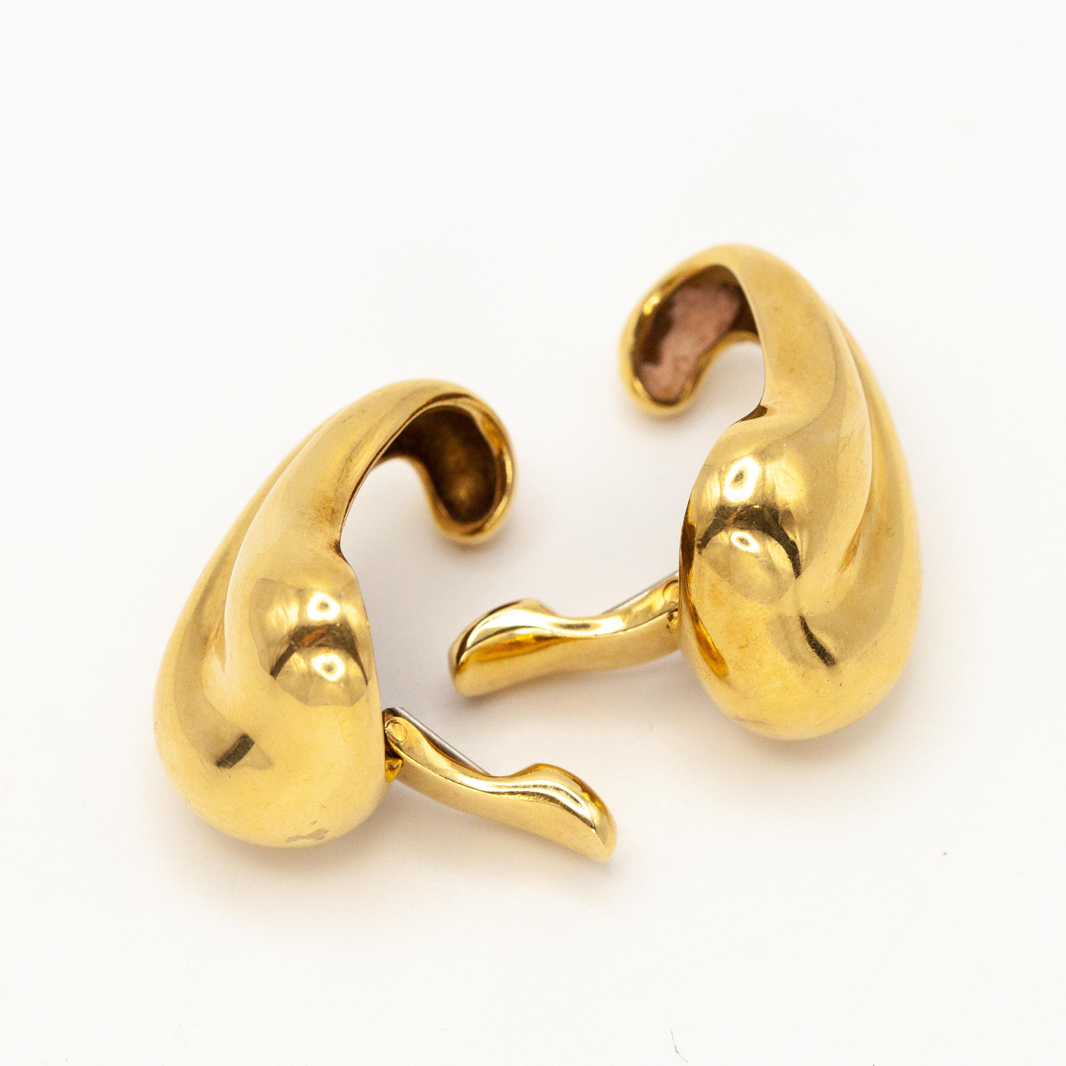 MINAS SPIRIDIS 18K YG Modernist Curved clip on Earrings For Sale 3