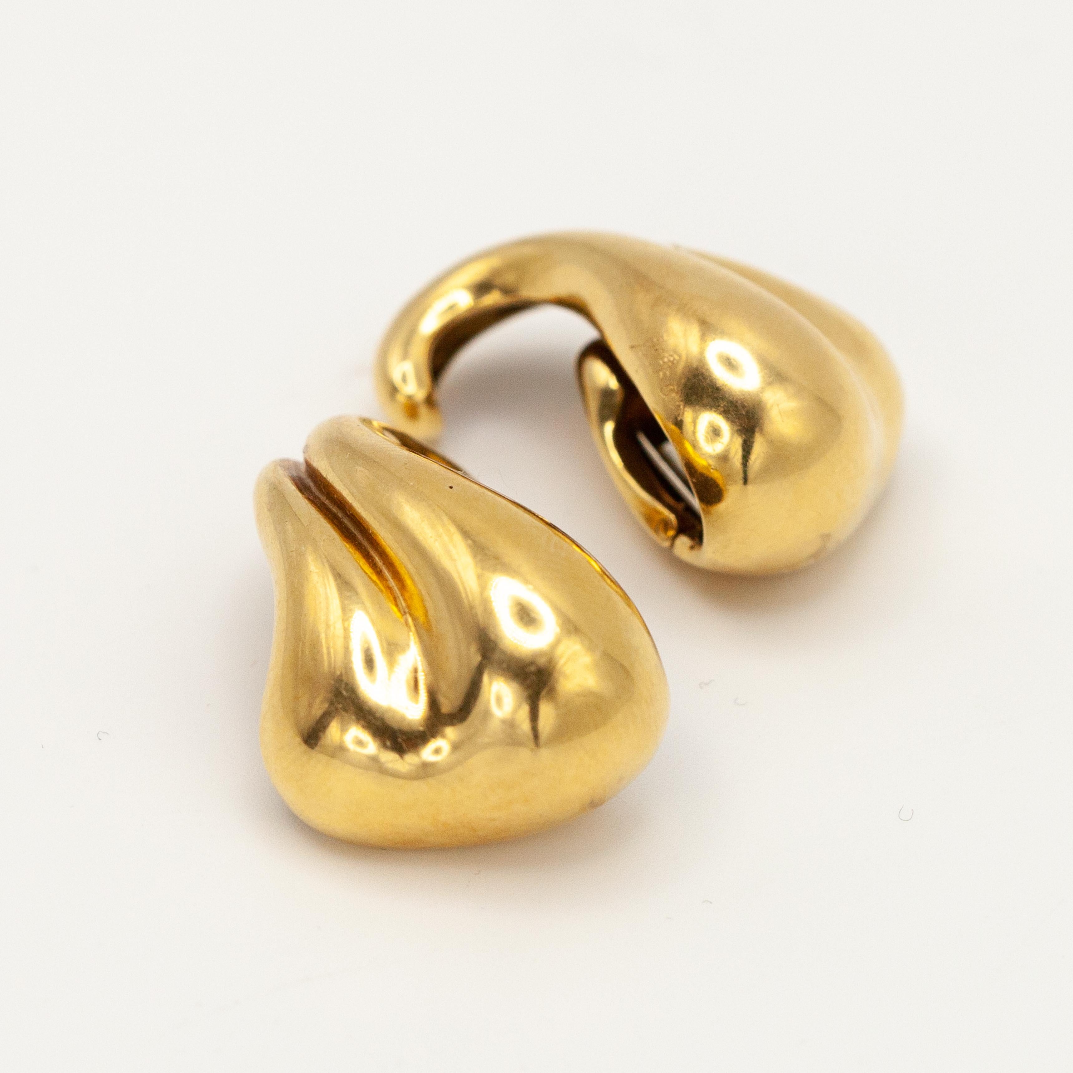 MINAS SPIRIDIS 18K YG Modernist Curved clip on Earrings For Sale 4
