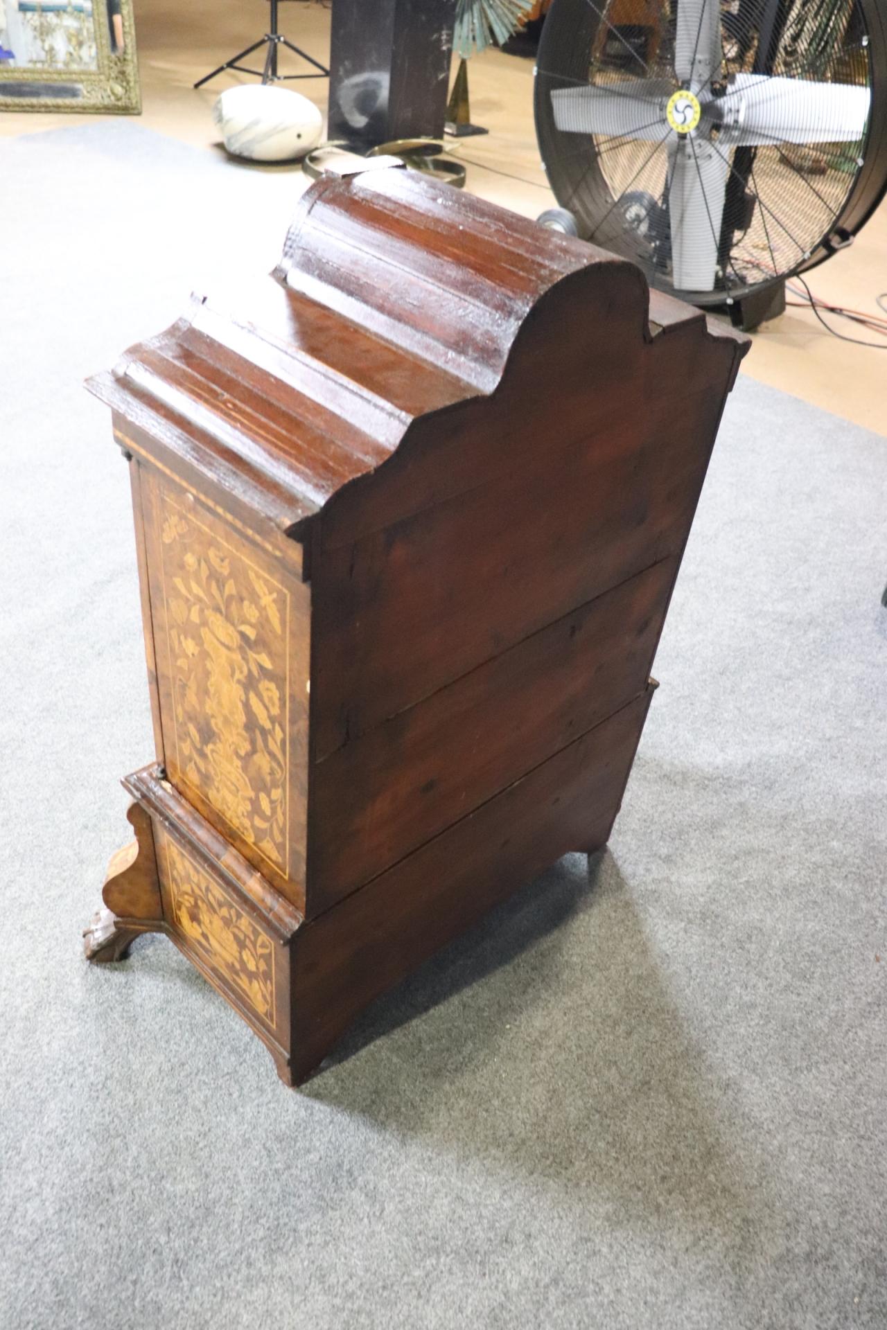 Rare boîte à échantillons ou à bijoux pour vendeur en marqueterie hollandaise miniature en vente 8