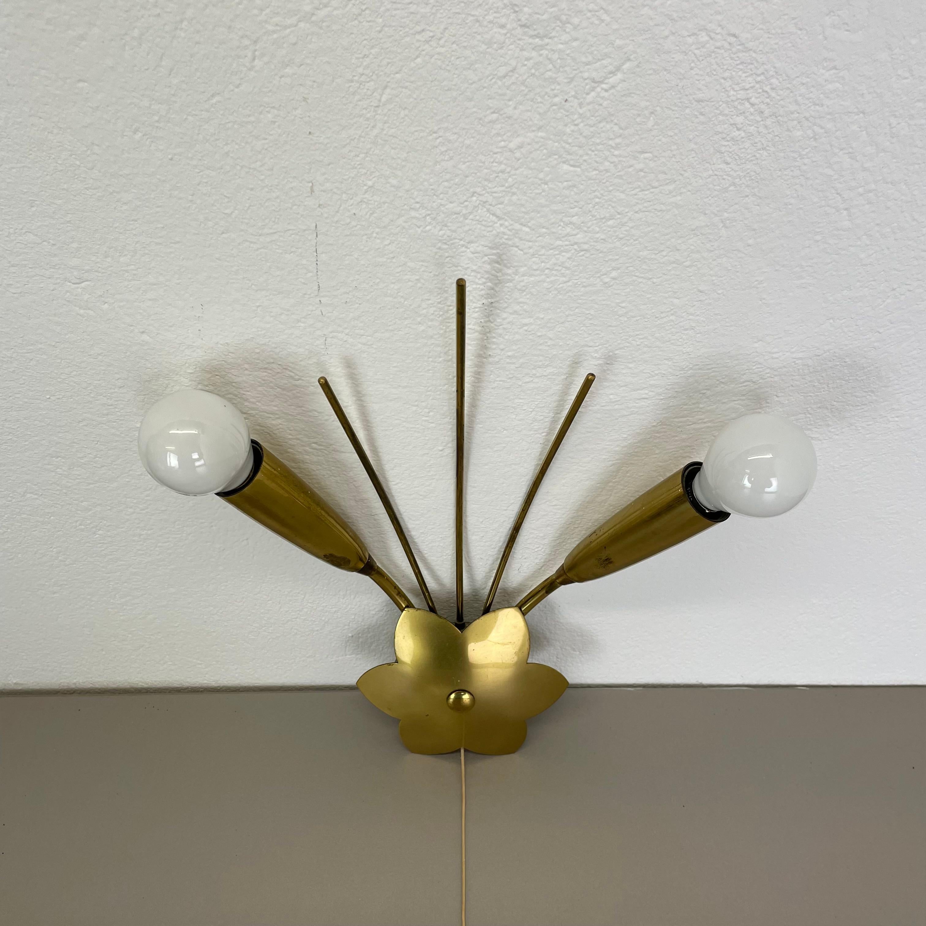 Seltene minimalistische 33-cm-Theater-Wandleuchte aus Messing im Stilnovo-Stil, Italien 1950er Jahre im Angebot 6