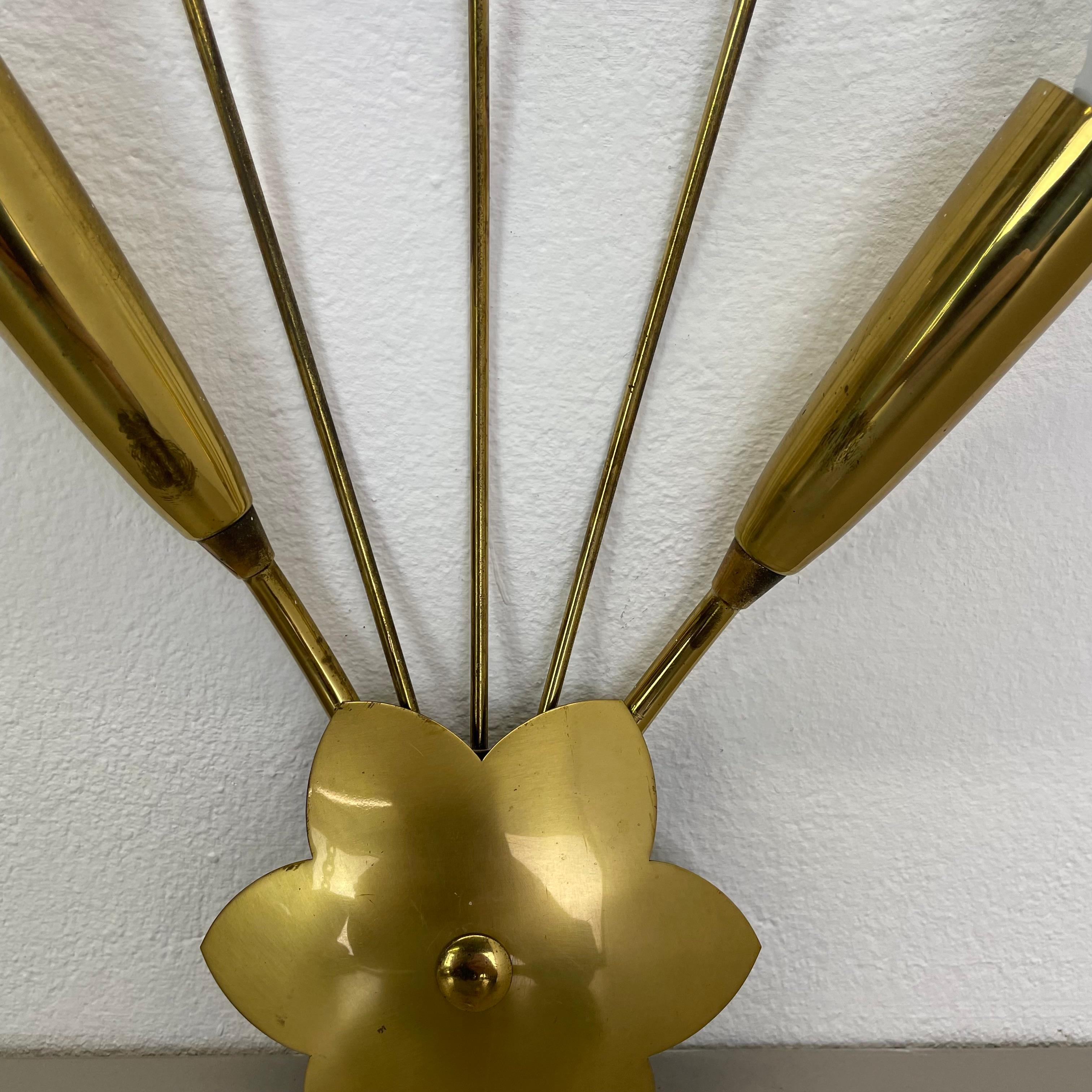 Seltene minimalistische 33-cm-Theater-Wandleuchte aus Messing im Stilnovo-Stil, Italien 1950er Jahre im Angebot 1