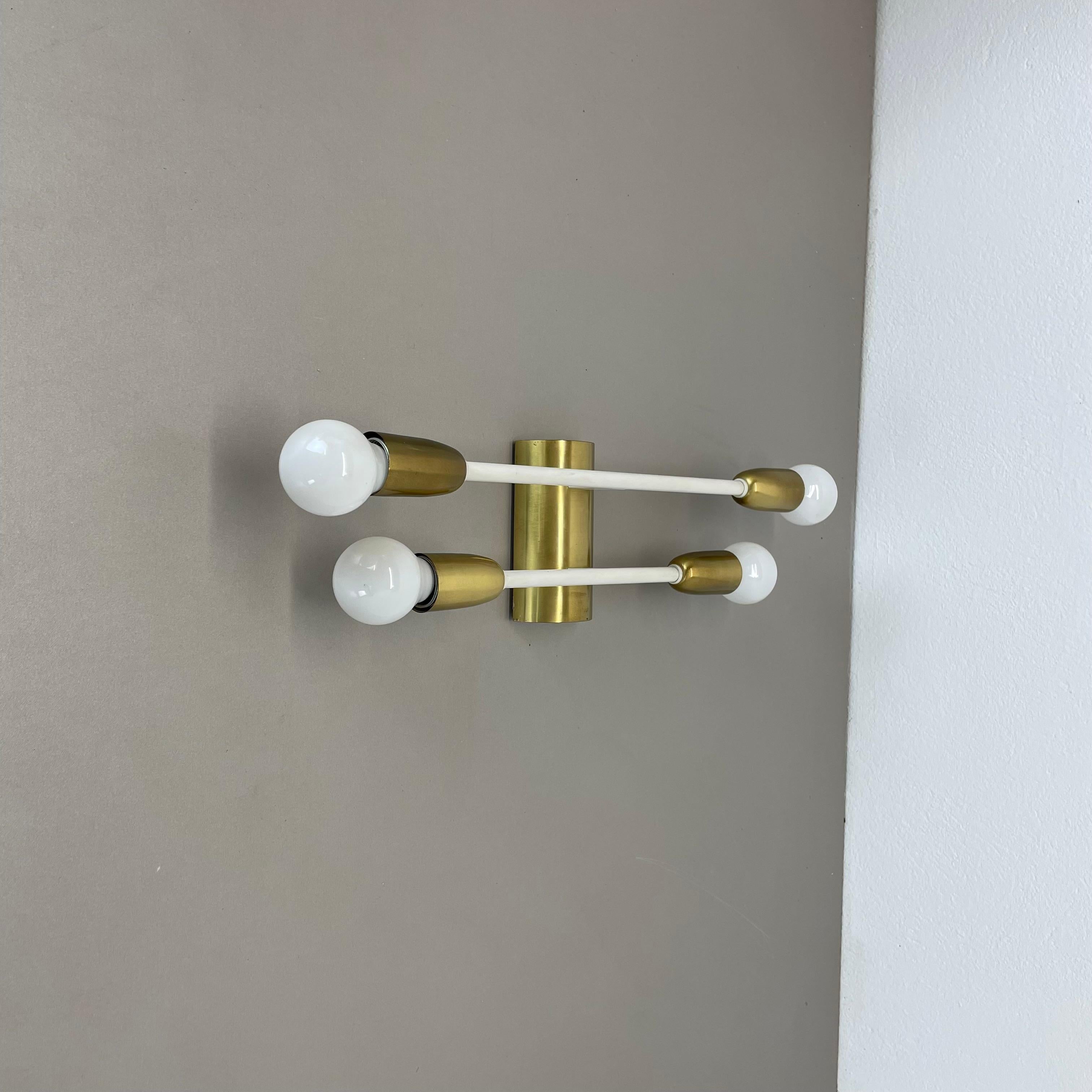 Mid-Century Modern rare minimalist 37cm Brass Stilnovo Style Theatre Wall Light Sconce, Italy 1950s For Sale