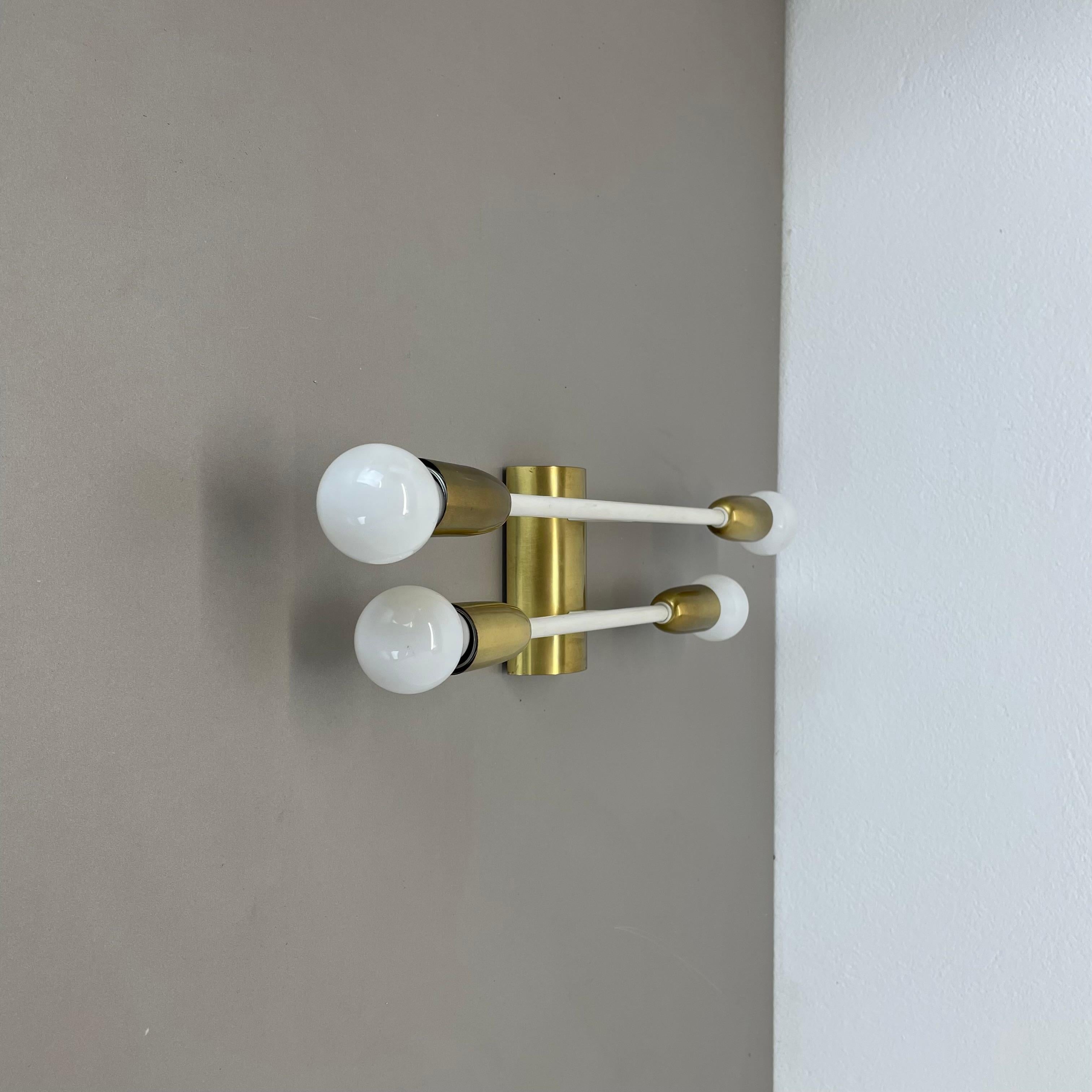 Italian rare minimalist 37cm Brass Stilnovo Style Theatre Wall Light Sconce, Italy 1950s For Sale