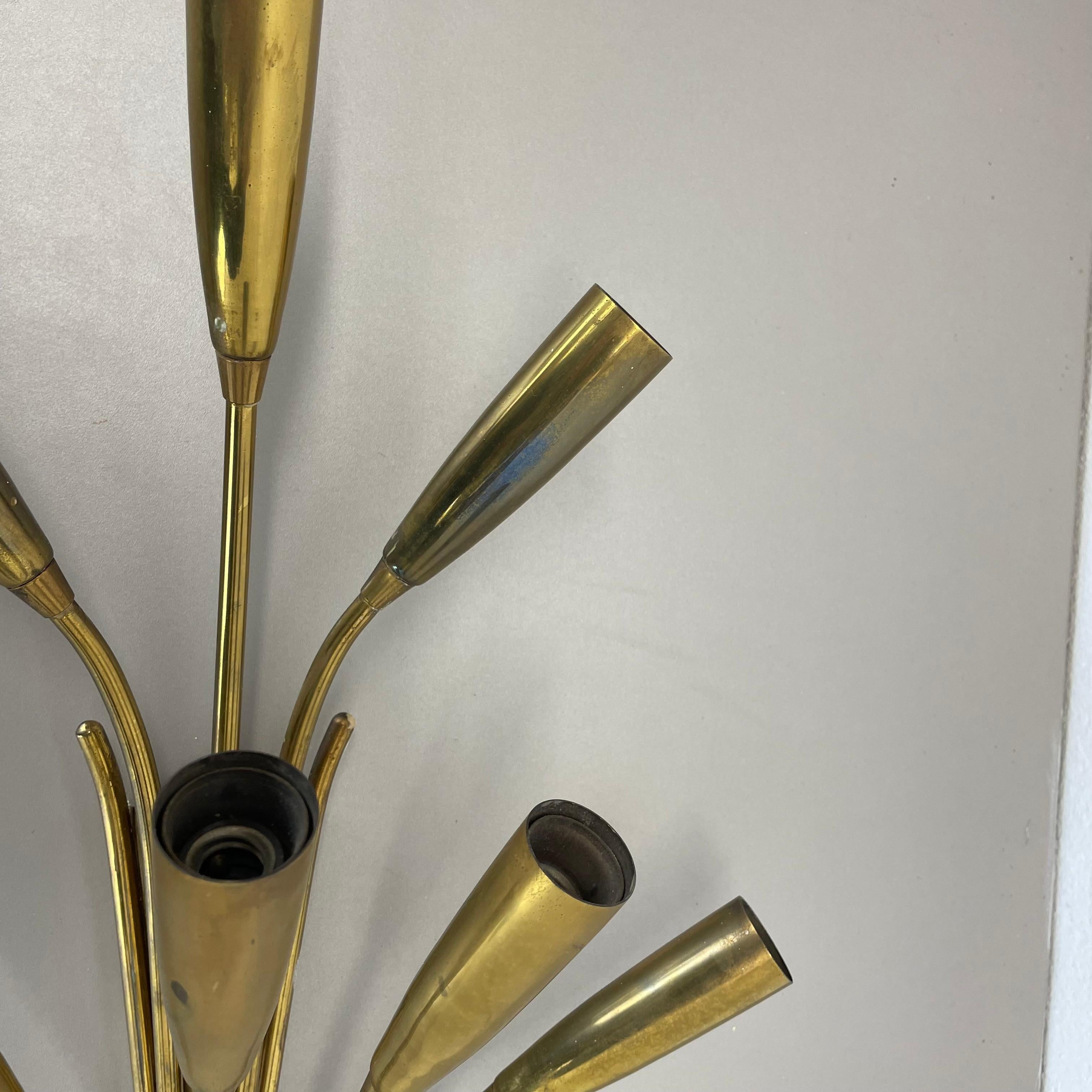 Italiano raro minimalista 39cm Ottone Stilnovo Style Teatro Sconce da parete, Italia 1950s in vendita
