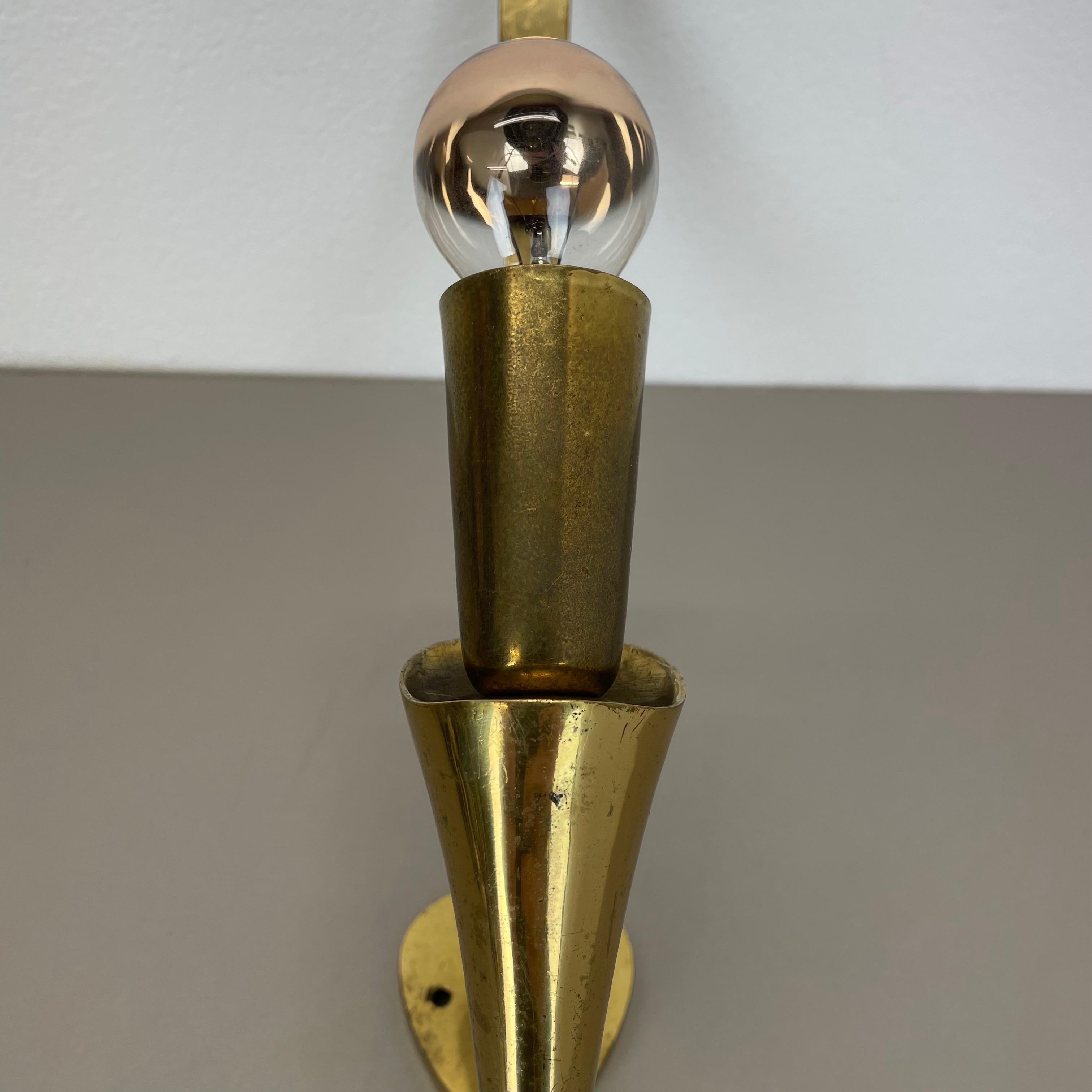 20th Century rare minimalist 41cm Brass Stilnovo Style Theatre Wall Light Sconce, Italy 1950s For Sale