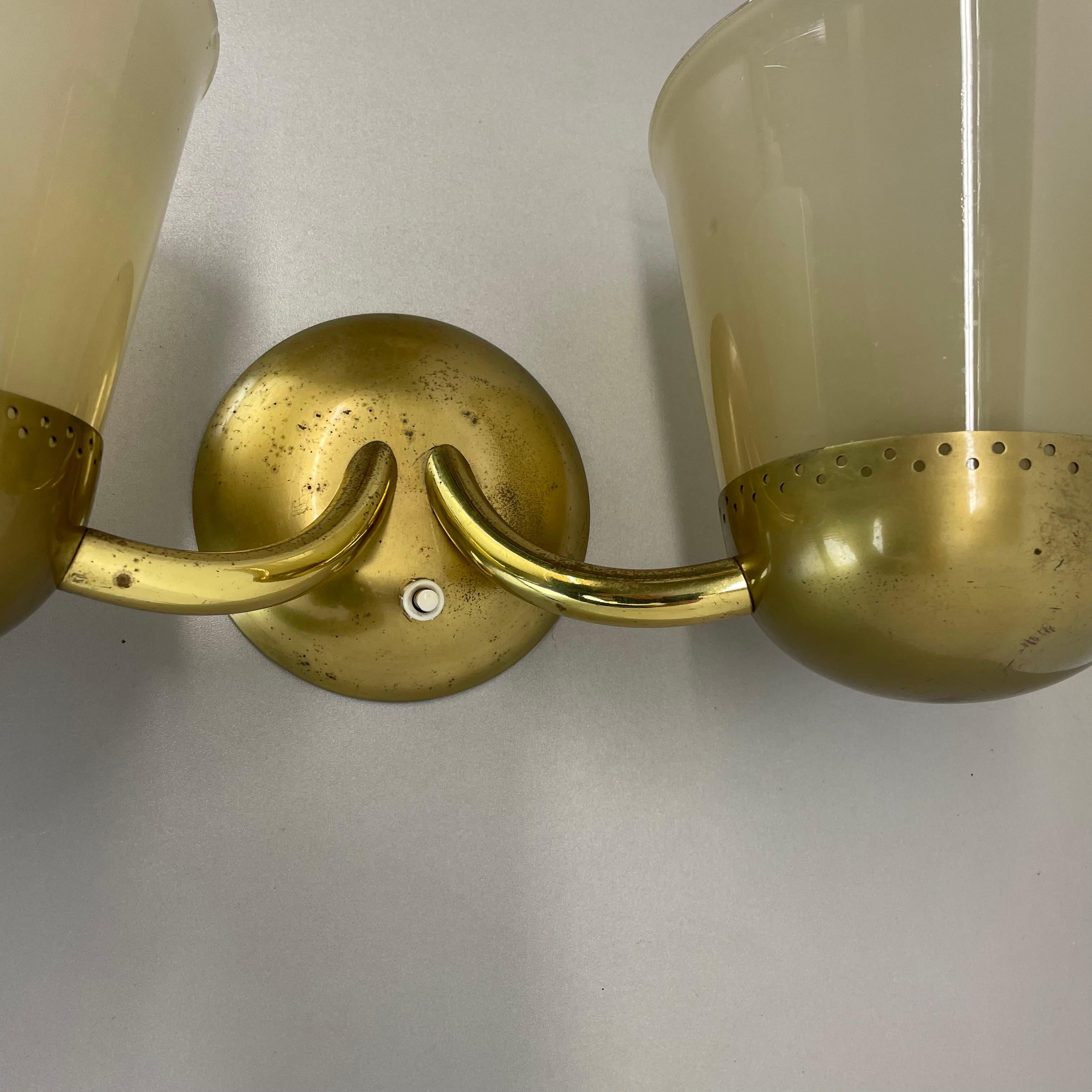 Metallo raro Teatro minimalista in ottone e vetro in stile STILNOVO Italia anni '20 in vendita
