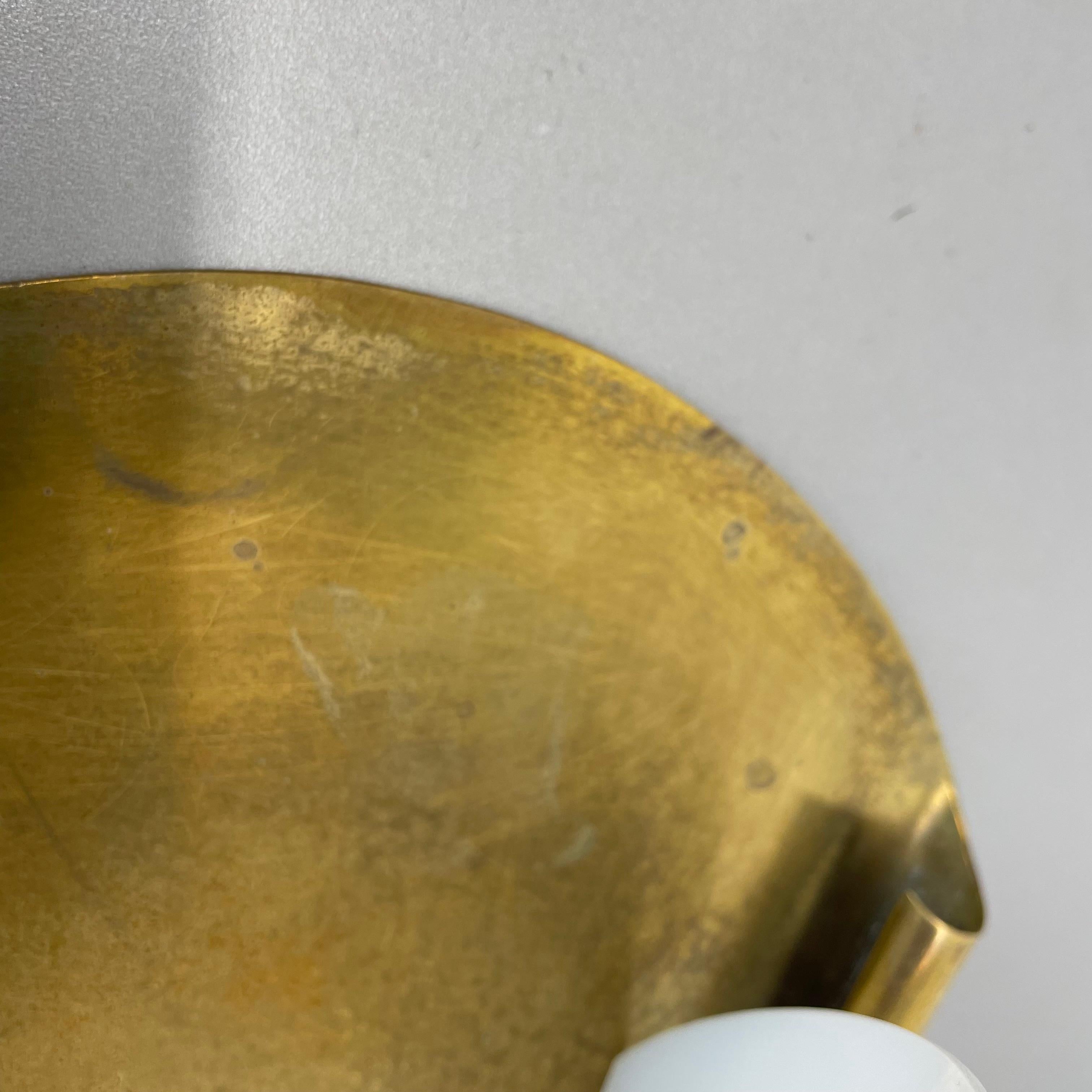 rare minimalist brass and plexiglass Stilnovo Style Wall Light, Italy 1950s For Sale 5