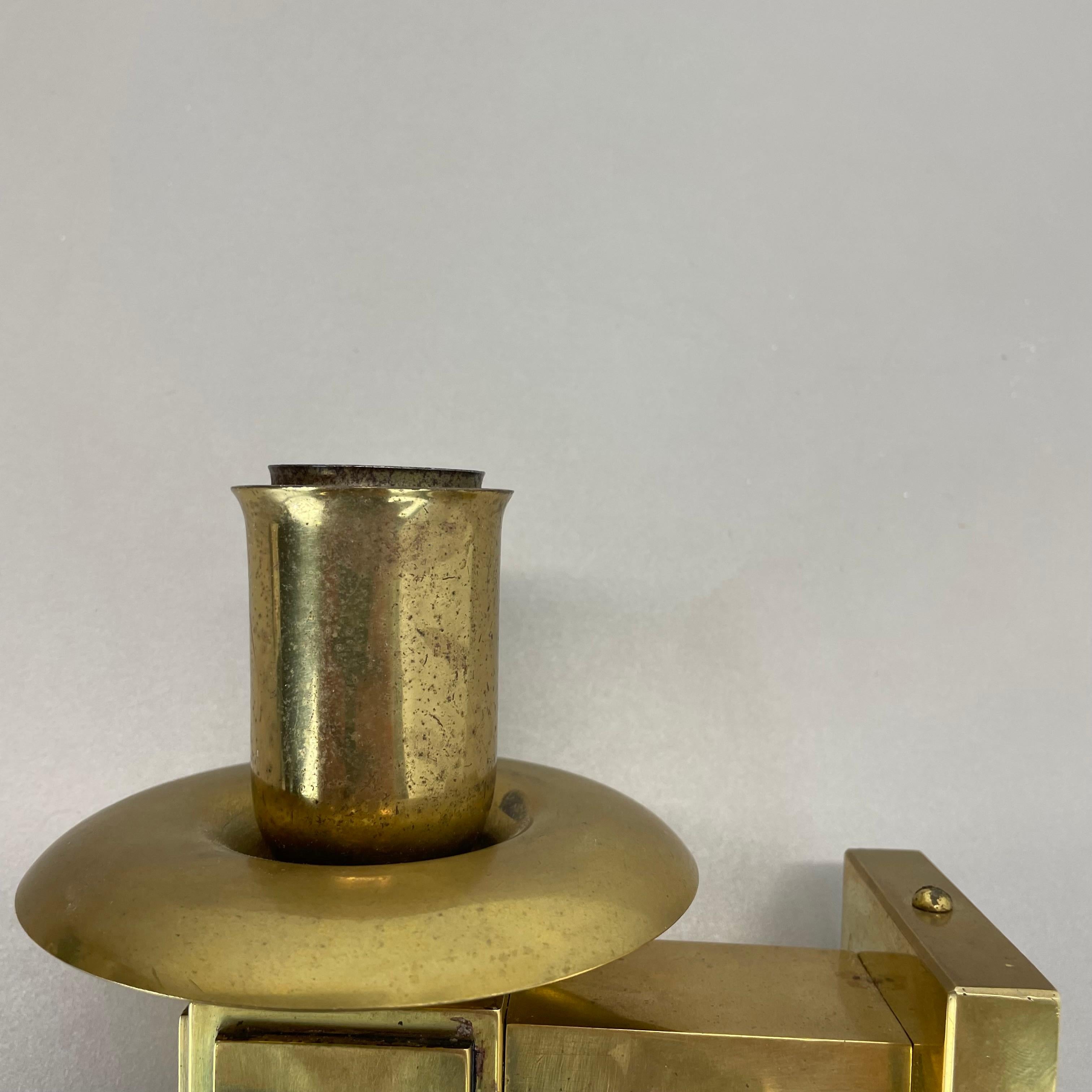 Raro aplique minimalista de latón estilo teatro Stilnovo, Italia Años 50 en venta 7