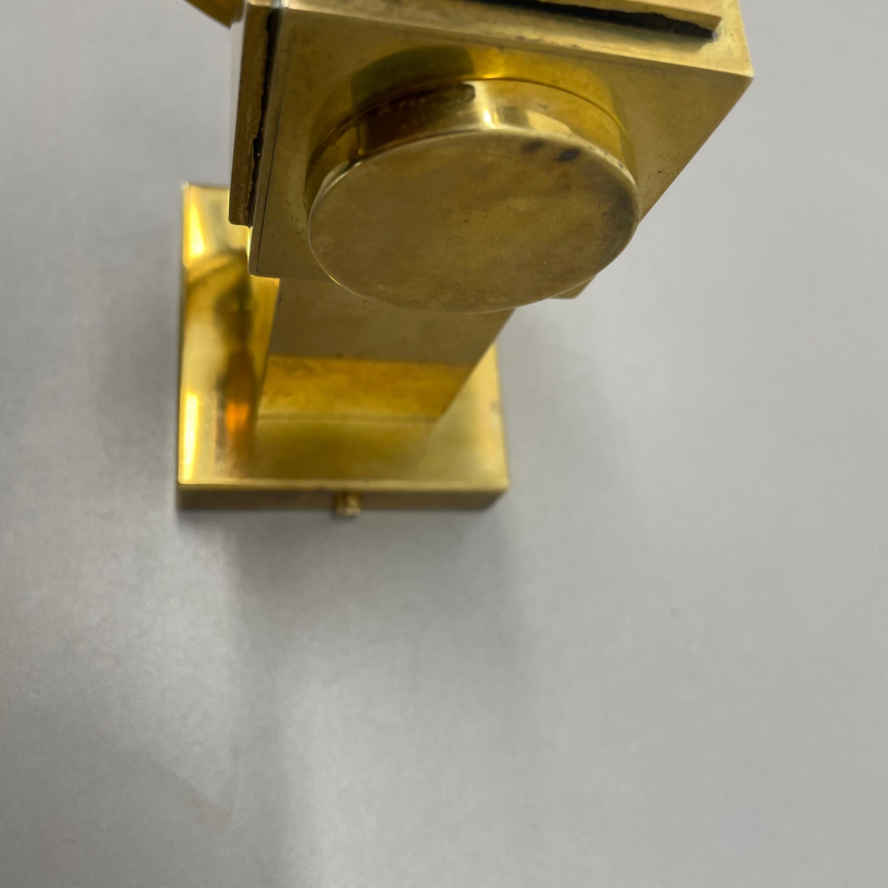 Raro aplique minimalista de latón estilo teatro Stilnovo, Italia Años 50 en venta 1