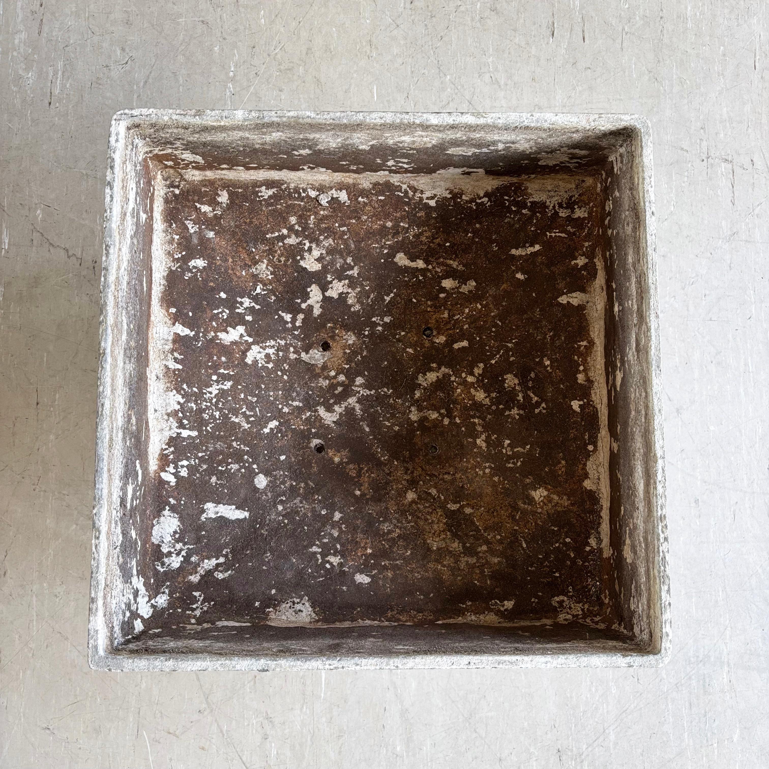 Rare Minimalist 'Caslon' concrete planter by Swiss designer, Bruno Rey, 1959 For Sale 5
