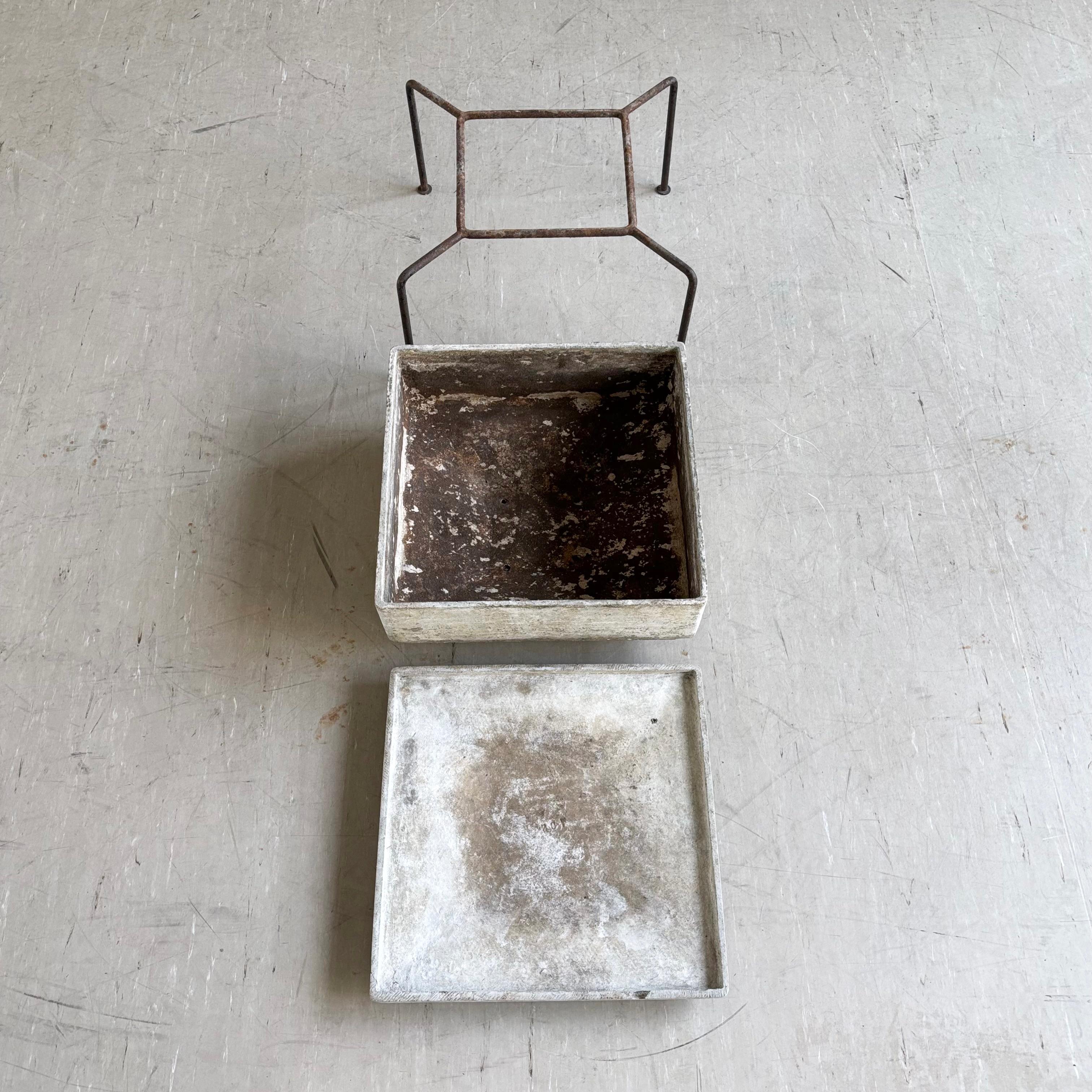 Rare Minimalist 'Caslon' concrete planter by Swiss designer, Bruno Rey, 1959 For Sale 2