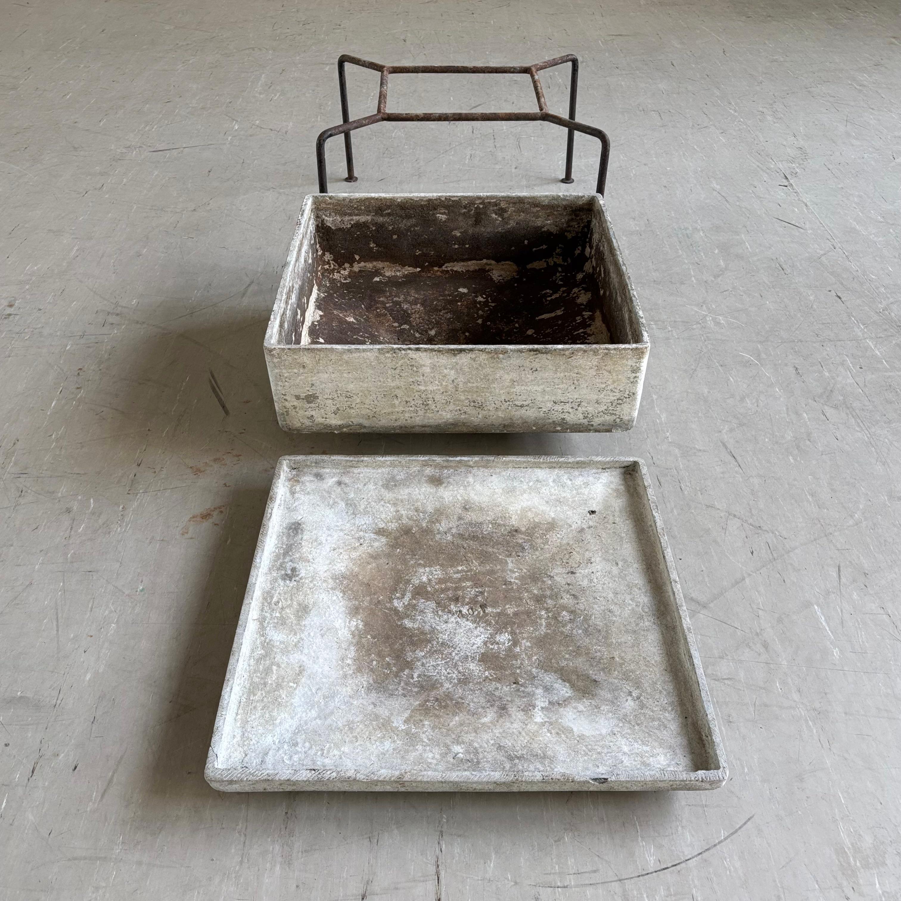 Rare Minimalist 'Caslon' concrete planter by Swiss designer, Bruno Rey, 1959 For Sale 3